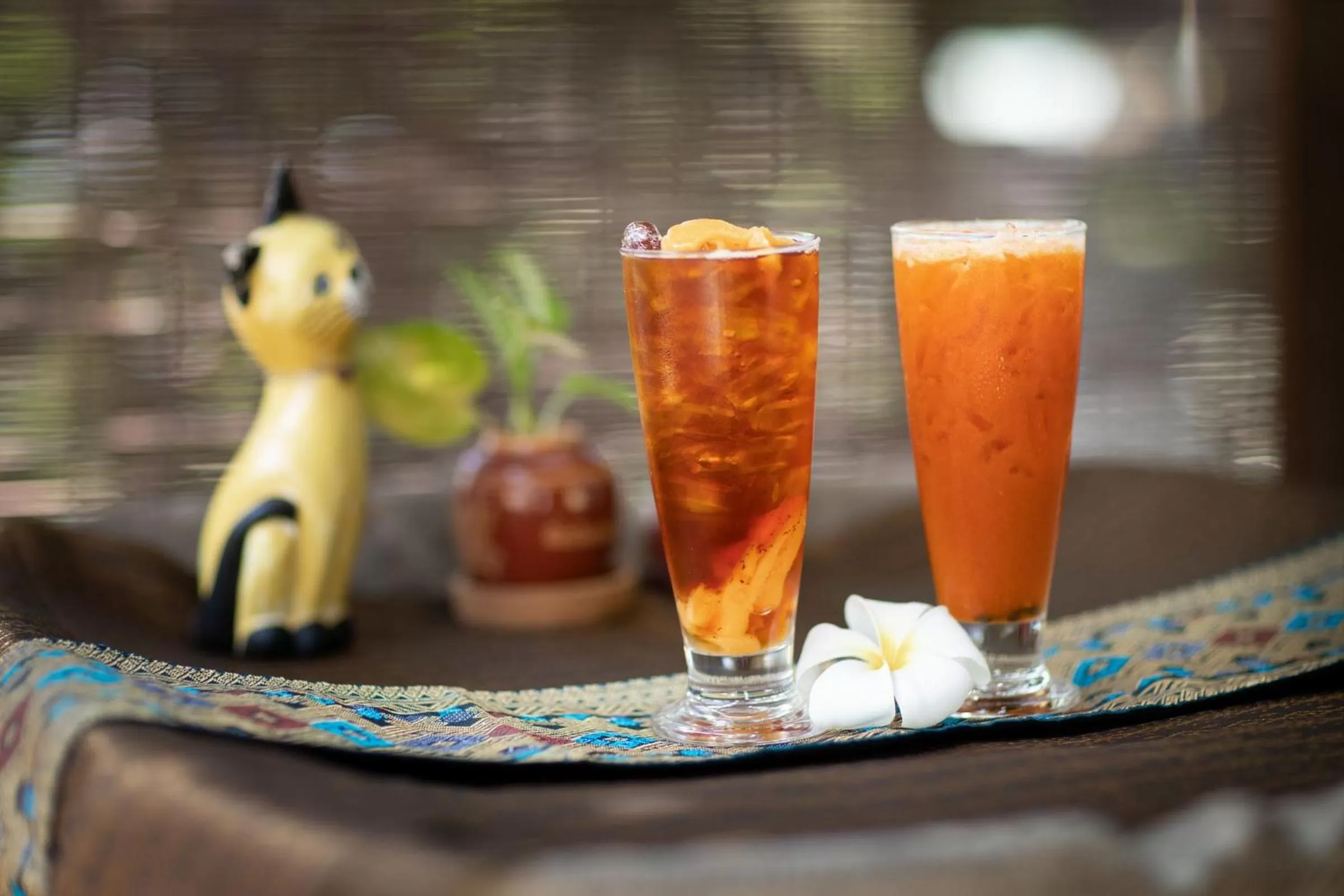 Food and drinks in Maikaew Damnoen Resort