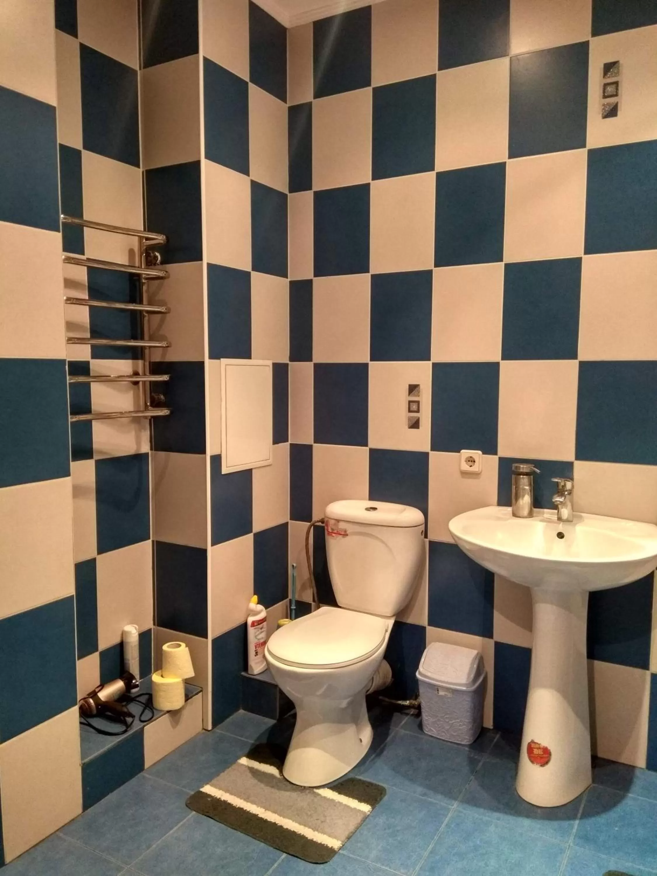 Toilet in Alaska Fox