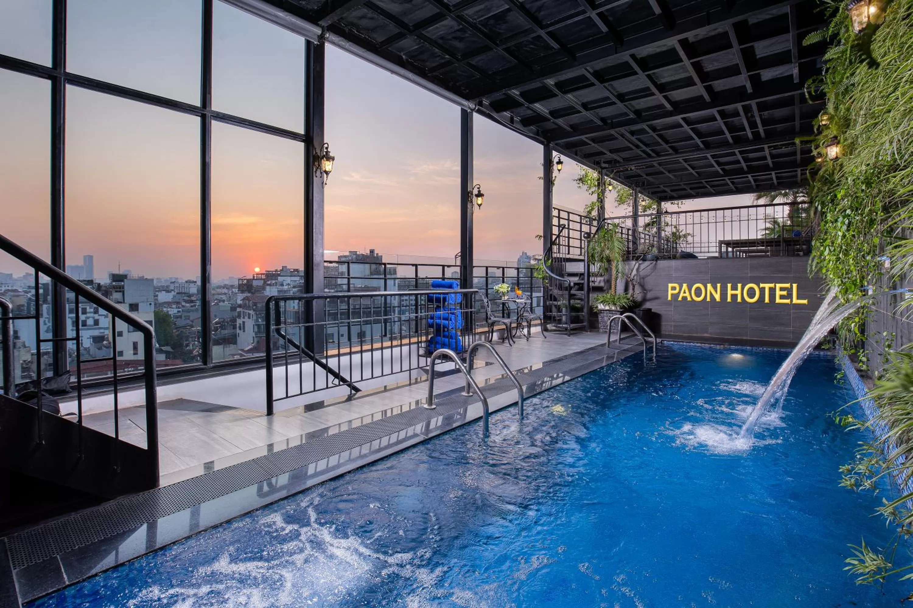 Swimming pool in Hanoi Paon Hotel & Spa