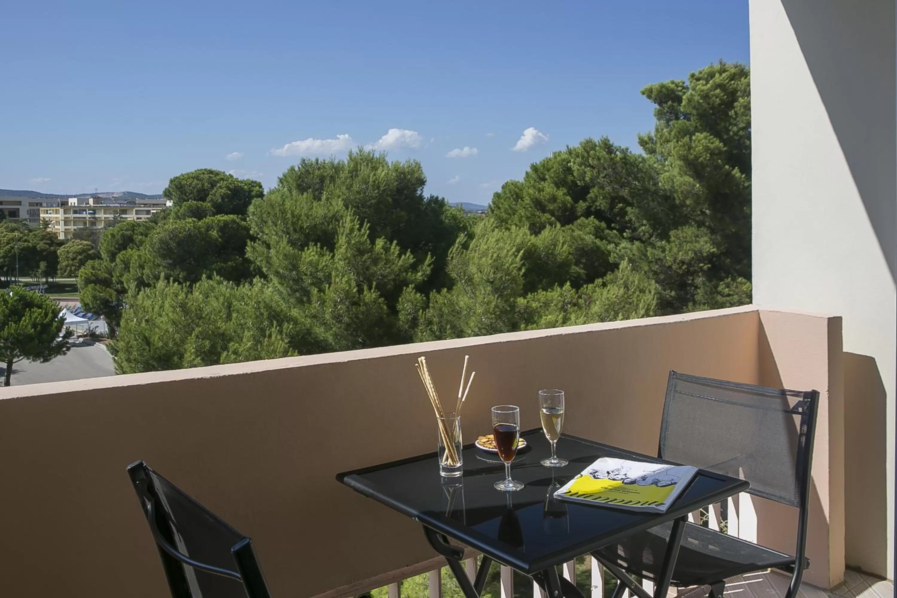Balcony/Terrace in Best Western Hôtel des Thermes - Balaruc les Bains Sète