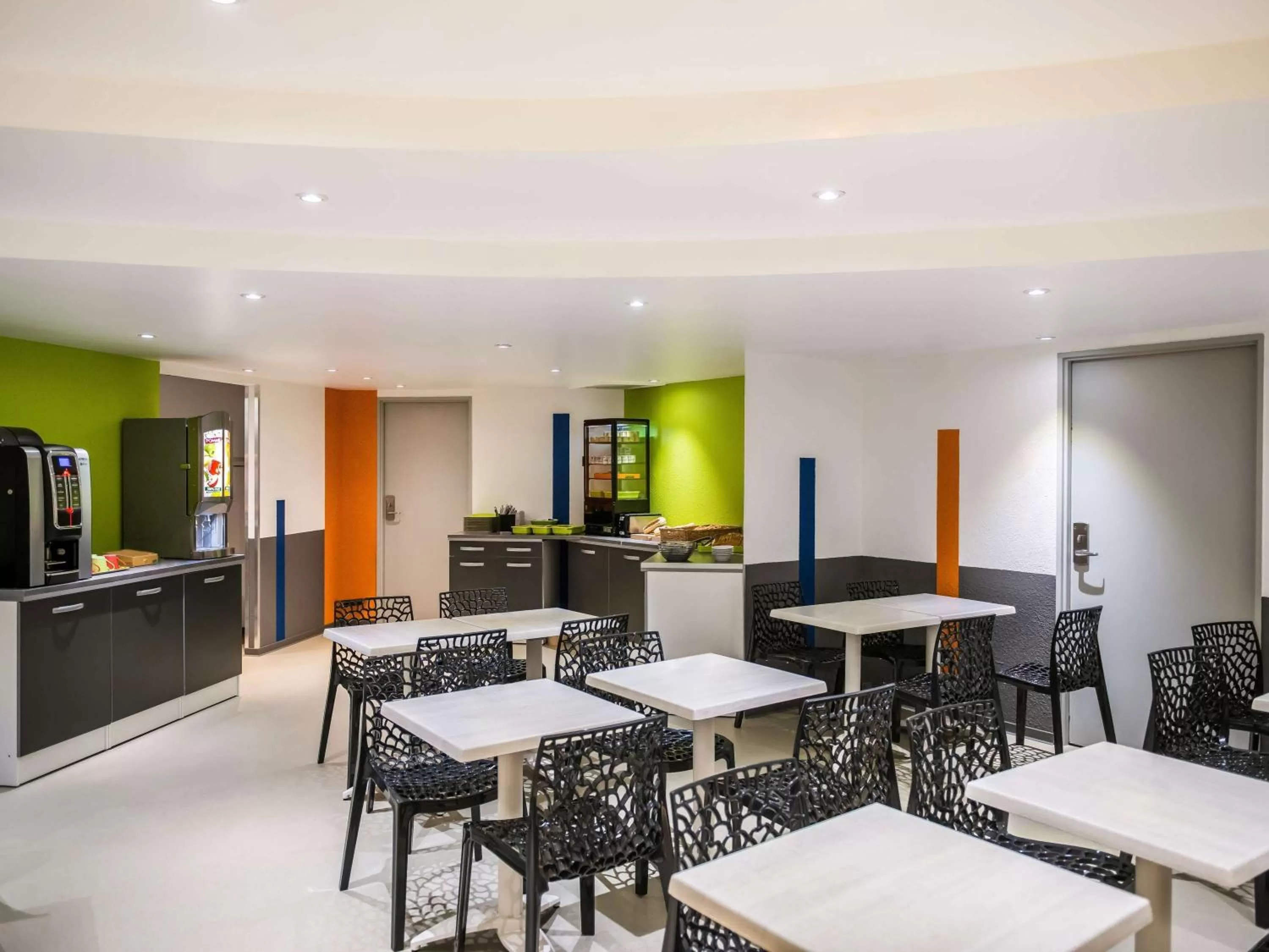 Breakfast, Restaurant/Places to Eat in ibis budget Site du Futuroscope