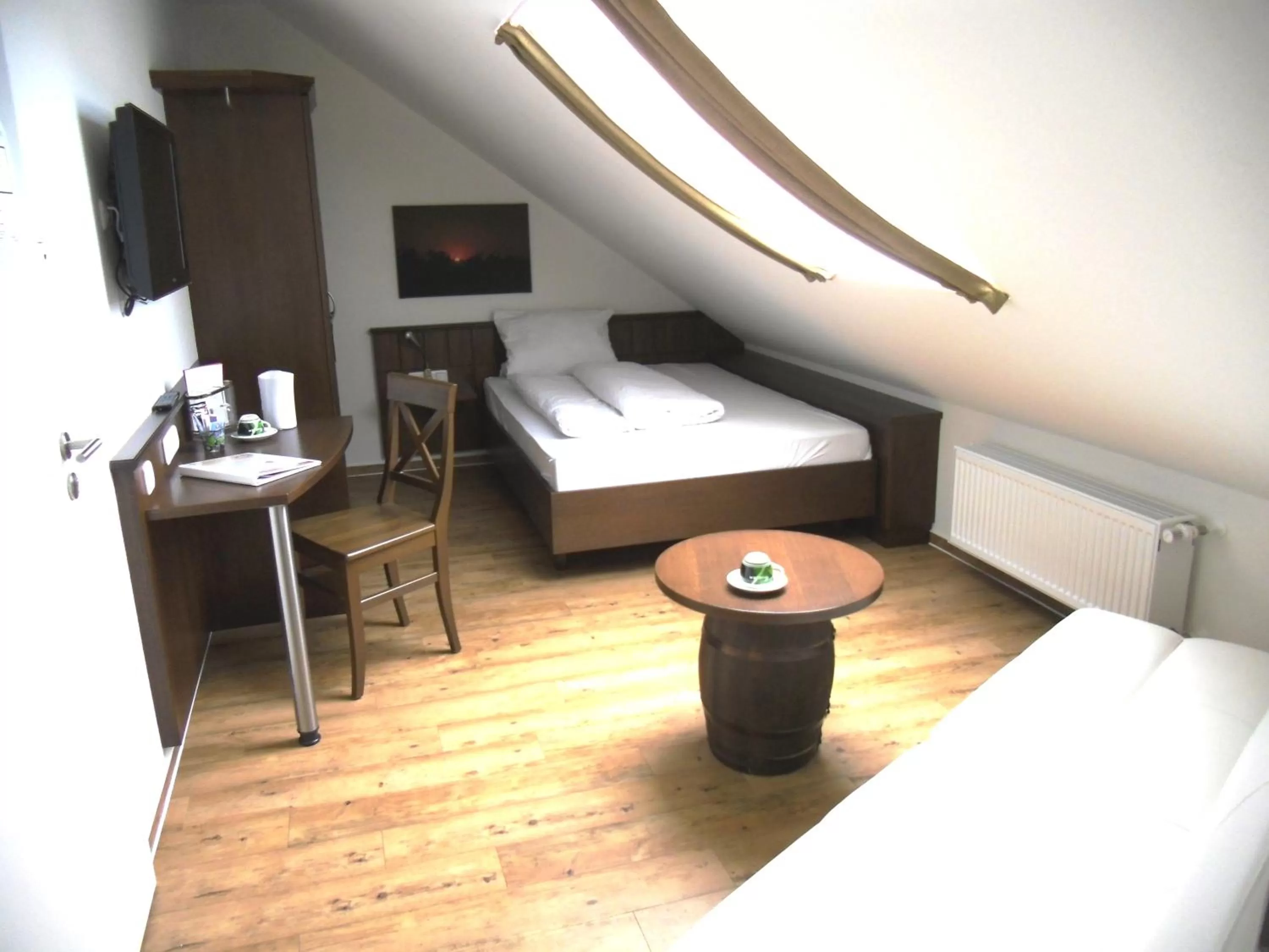 Photo of the whole room, Bed in Wein-Träume
