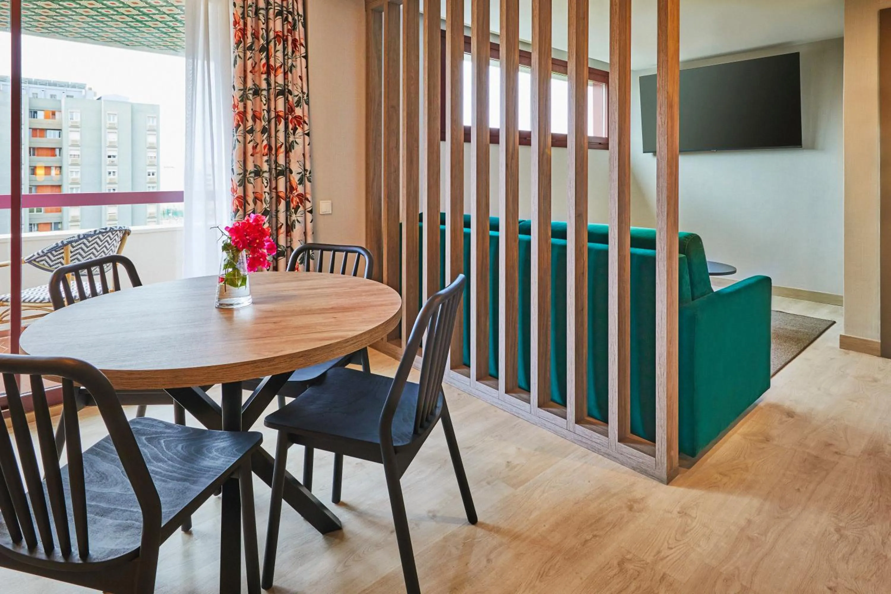 TV and multimedia in Hesperia Sevilla