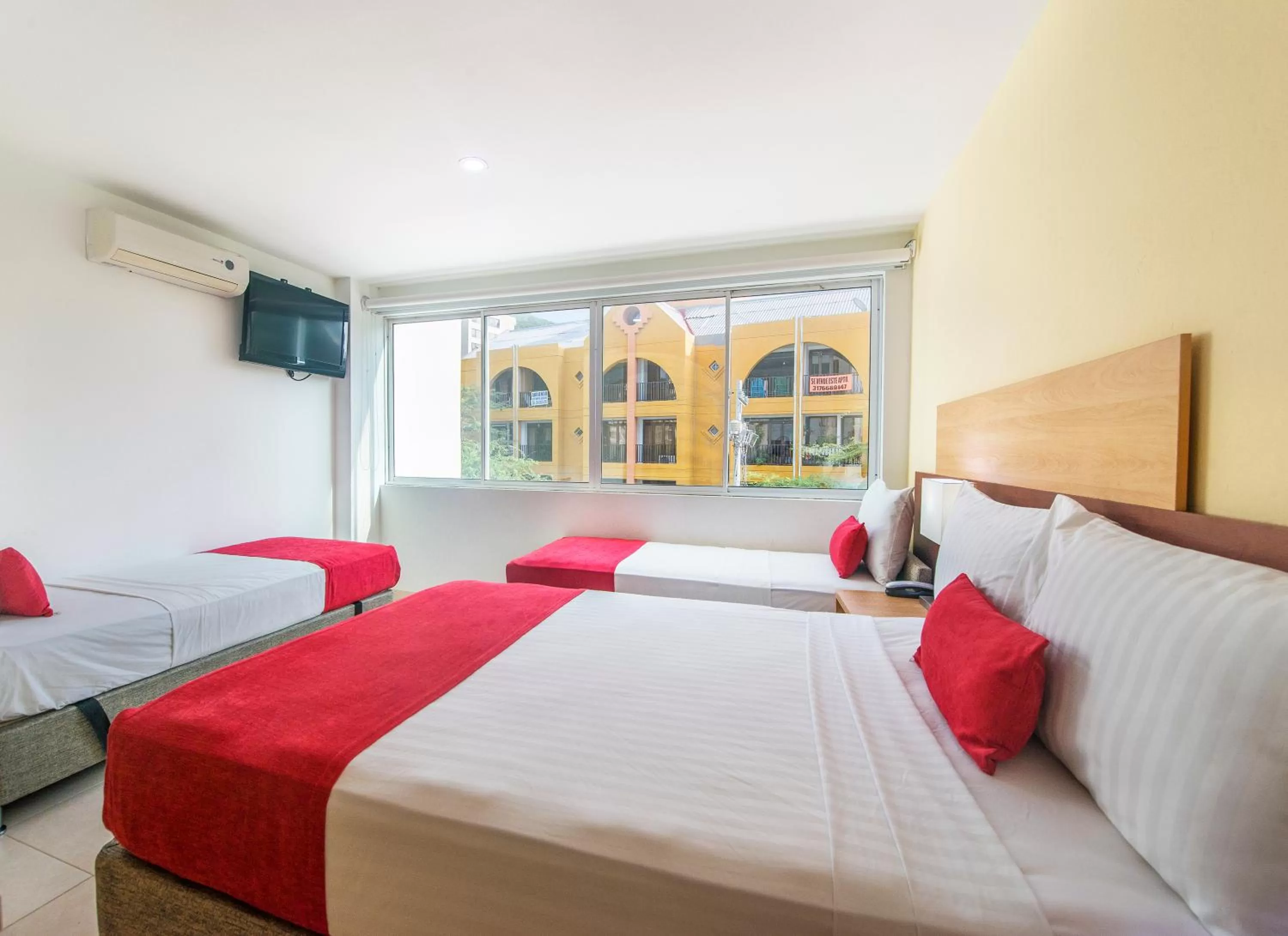 Bed in Hotel Portobahia Santa Marta Rodadero