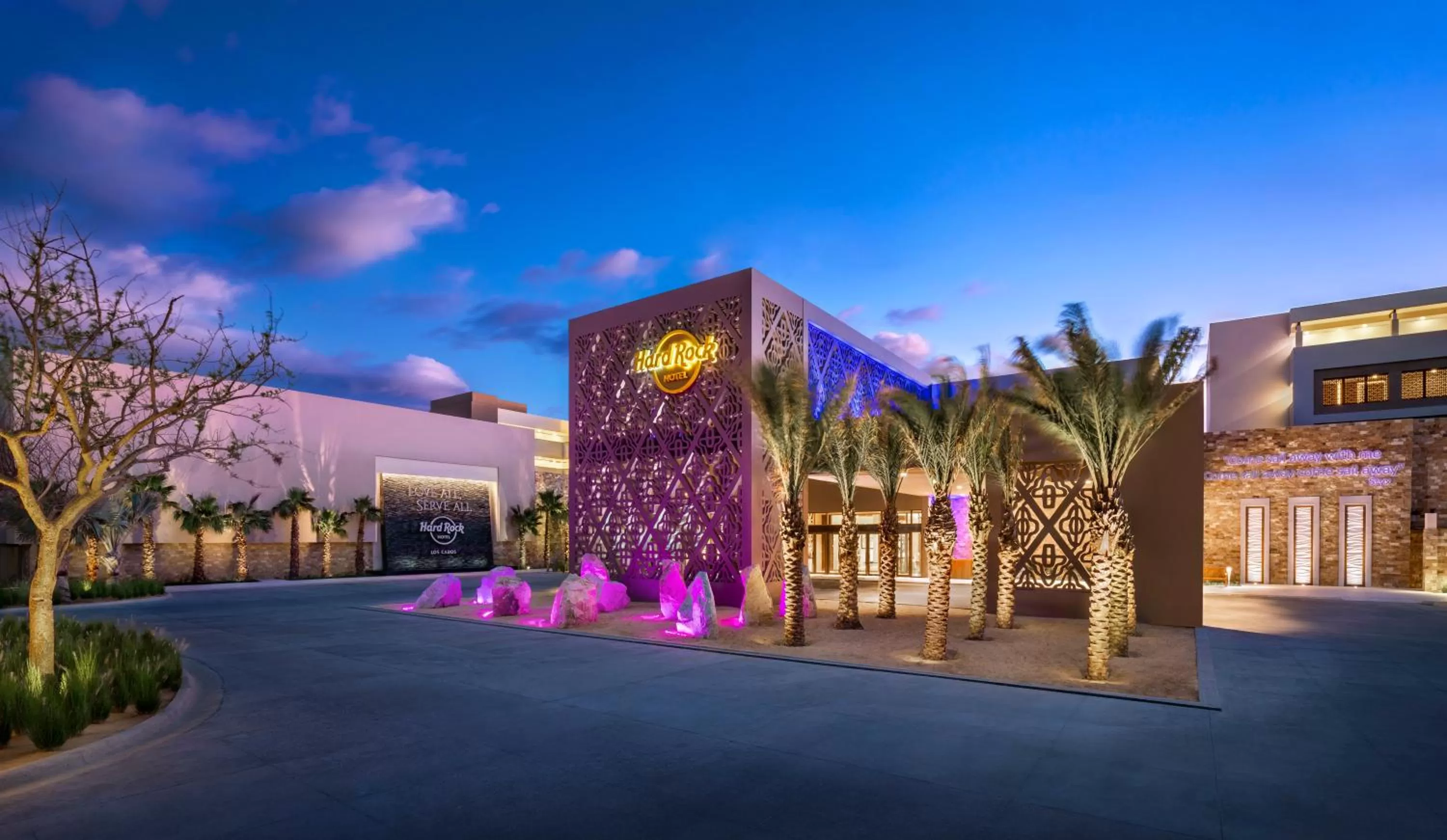 Property building in Hard Rock Hotel Los Cabos