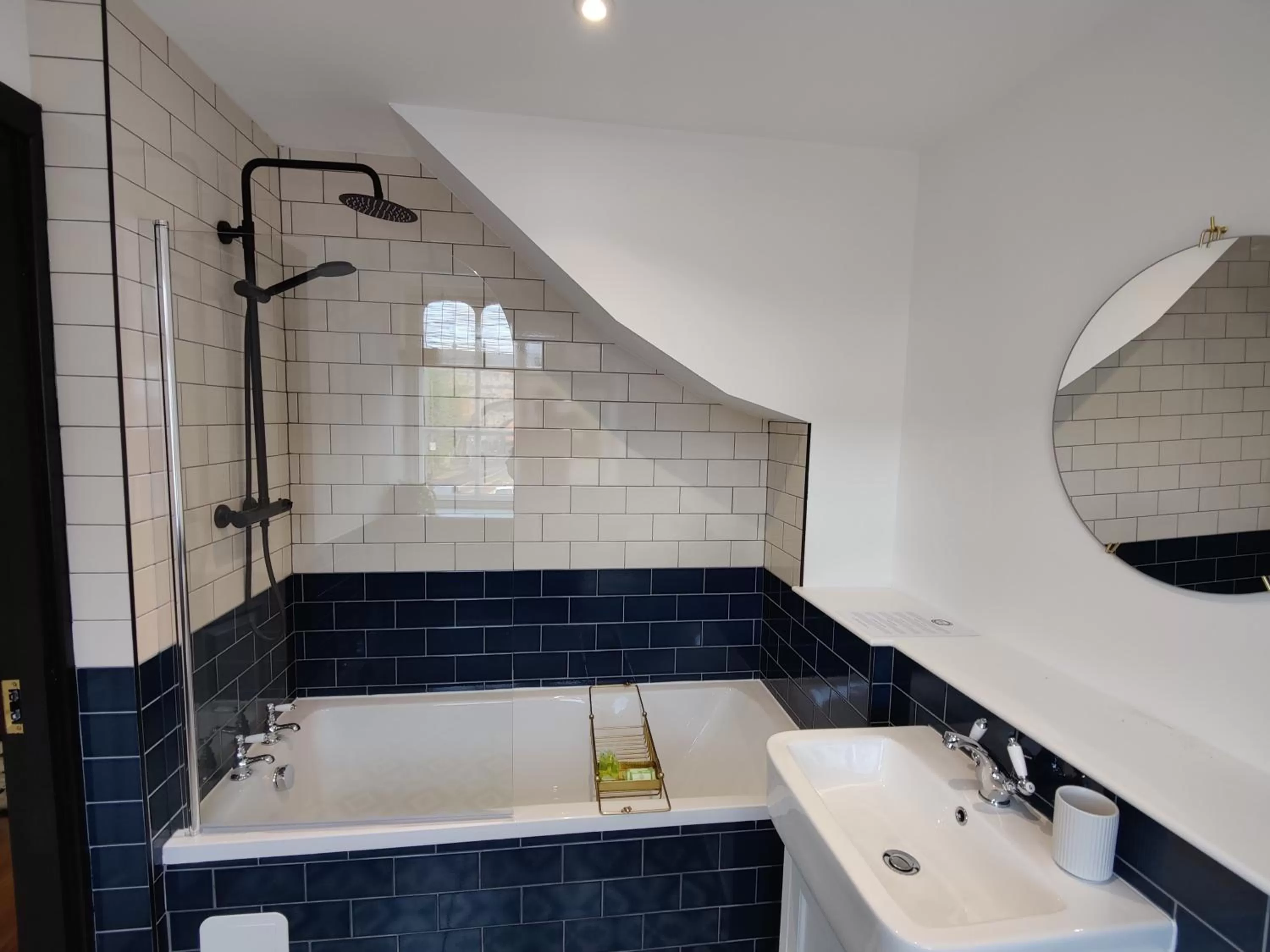 Shower in Slateford House 1770 Luxury Aparthotel by The House of Danu