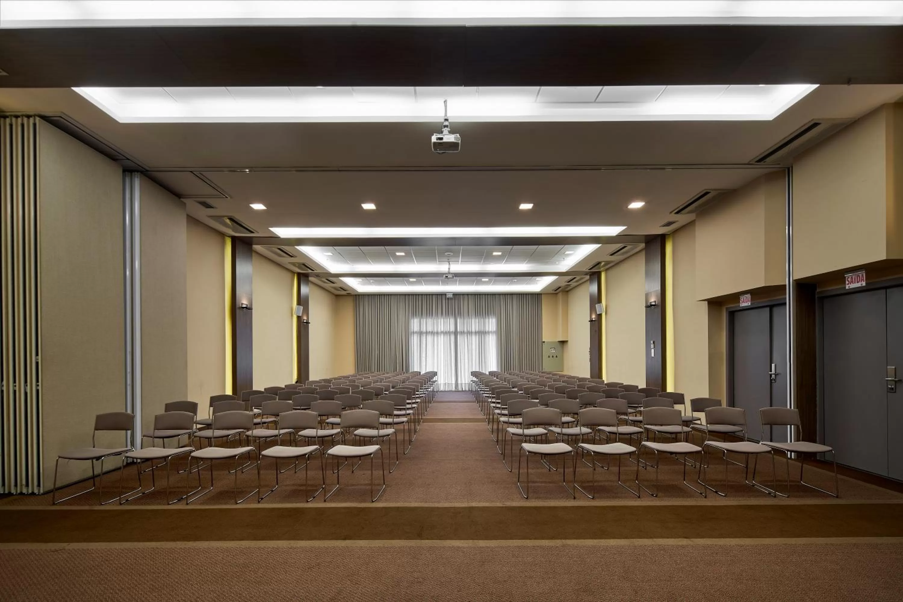 Meeting/conference room in Radisson Blu Belo Horizonte Savassi