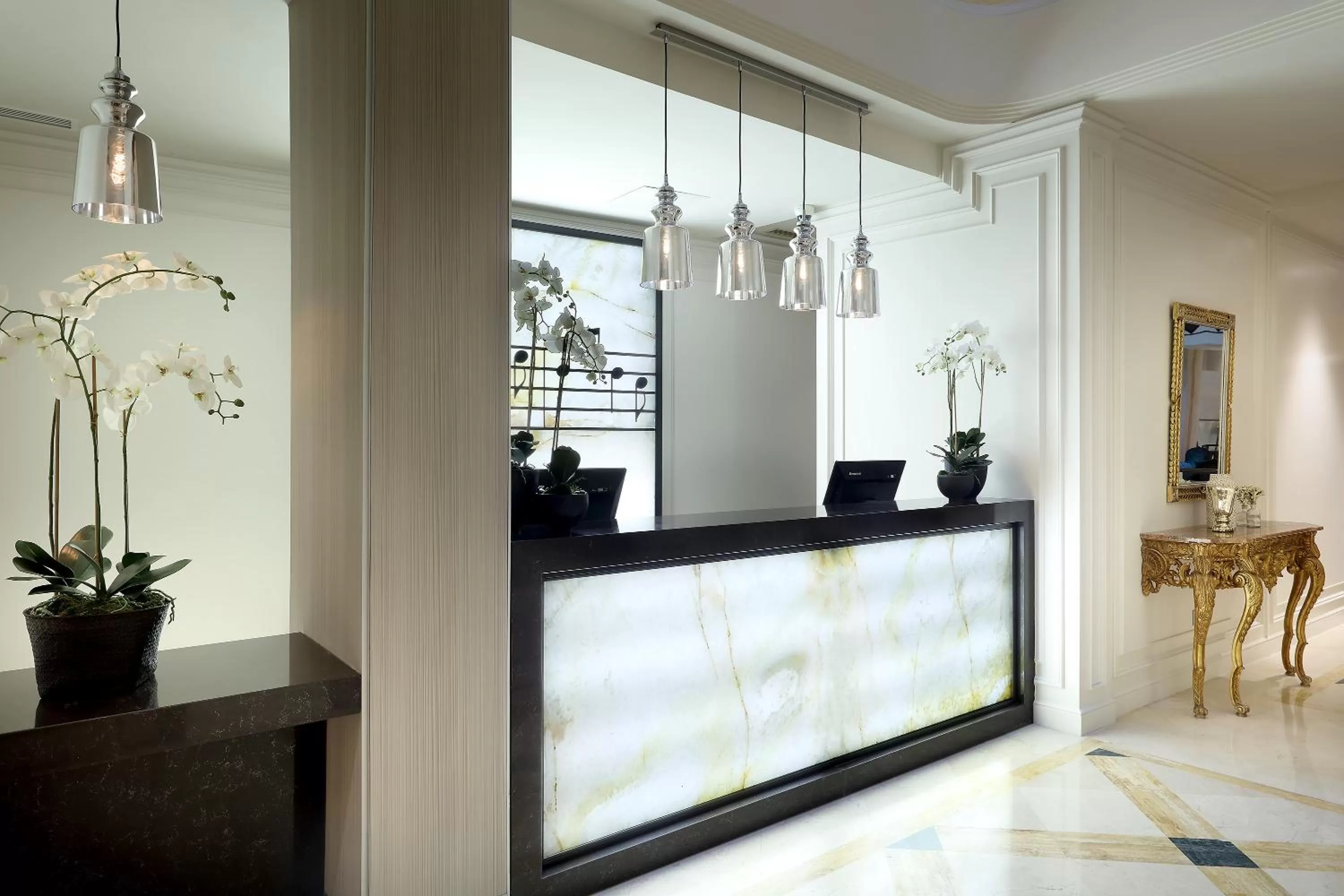 Lobby or reception in Eurostars Casa de la Lírica