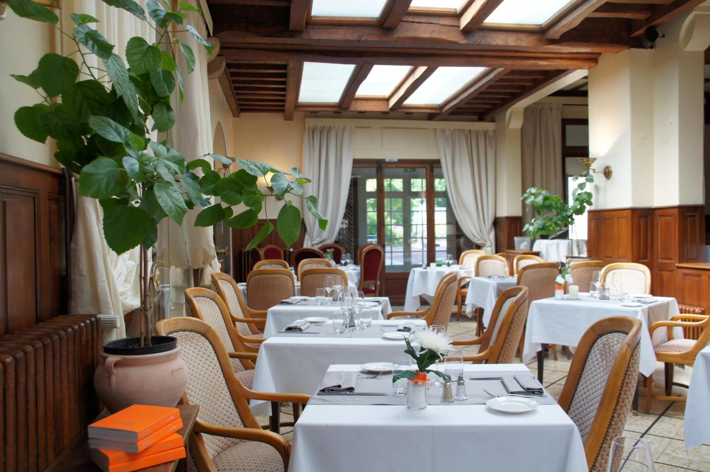 Restaurant/places to eat in Relais des Trois Châteaux Hôtel-Restaurant - Teritoria