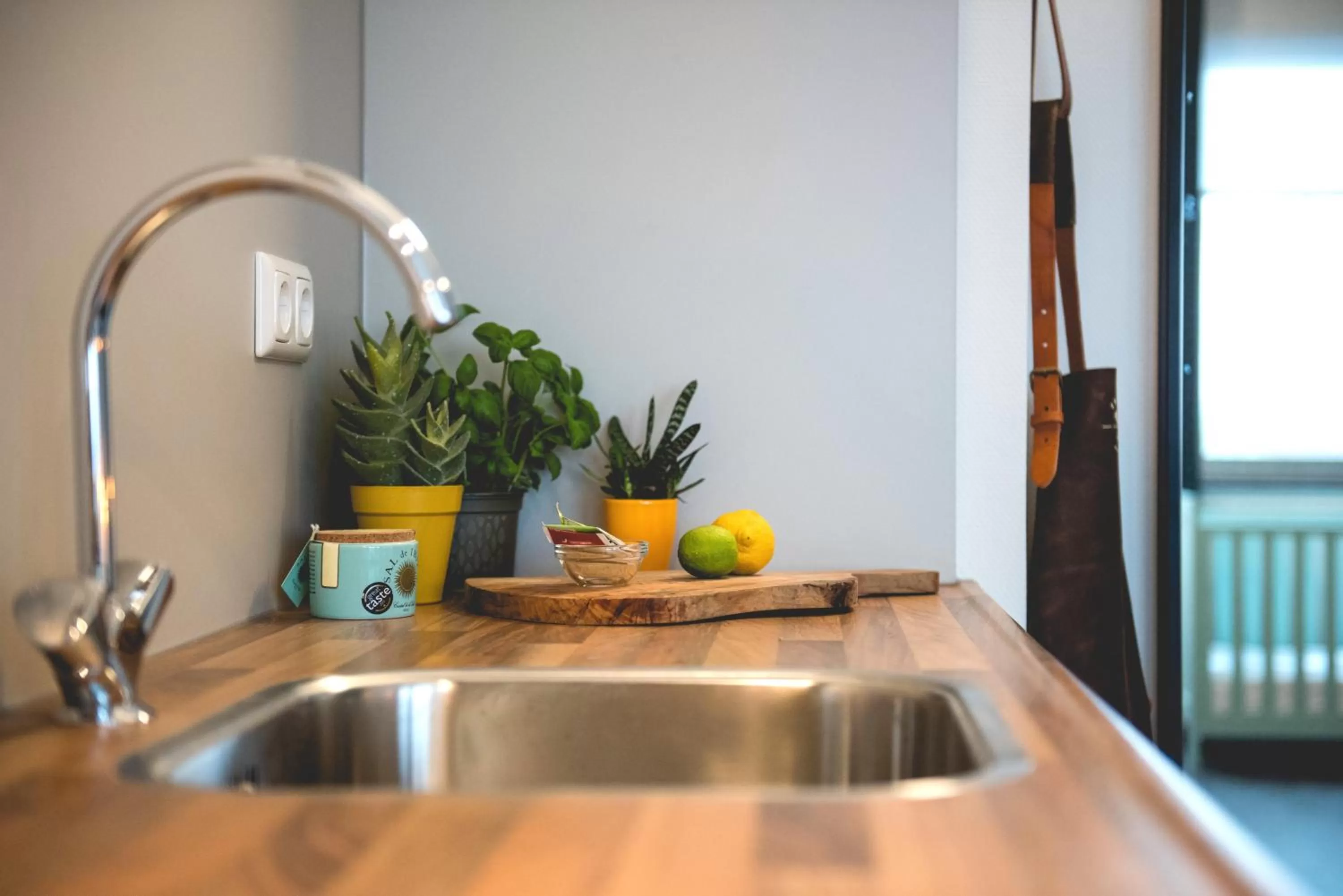 Kitchen or kitchenette in Hotel Nimma