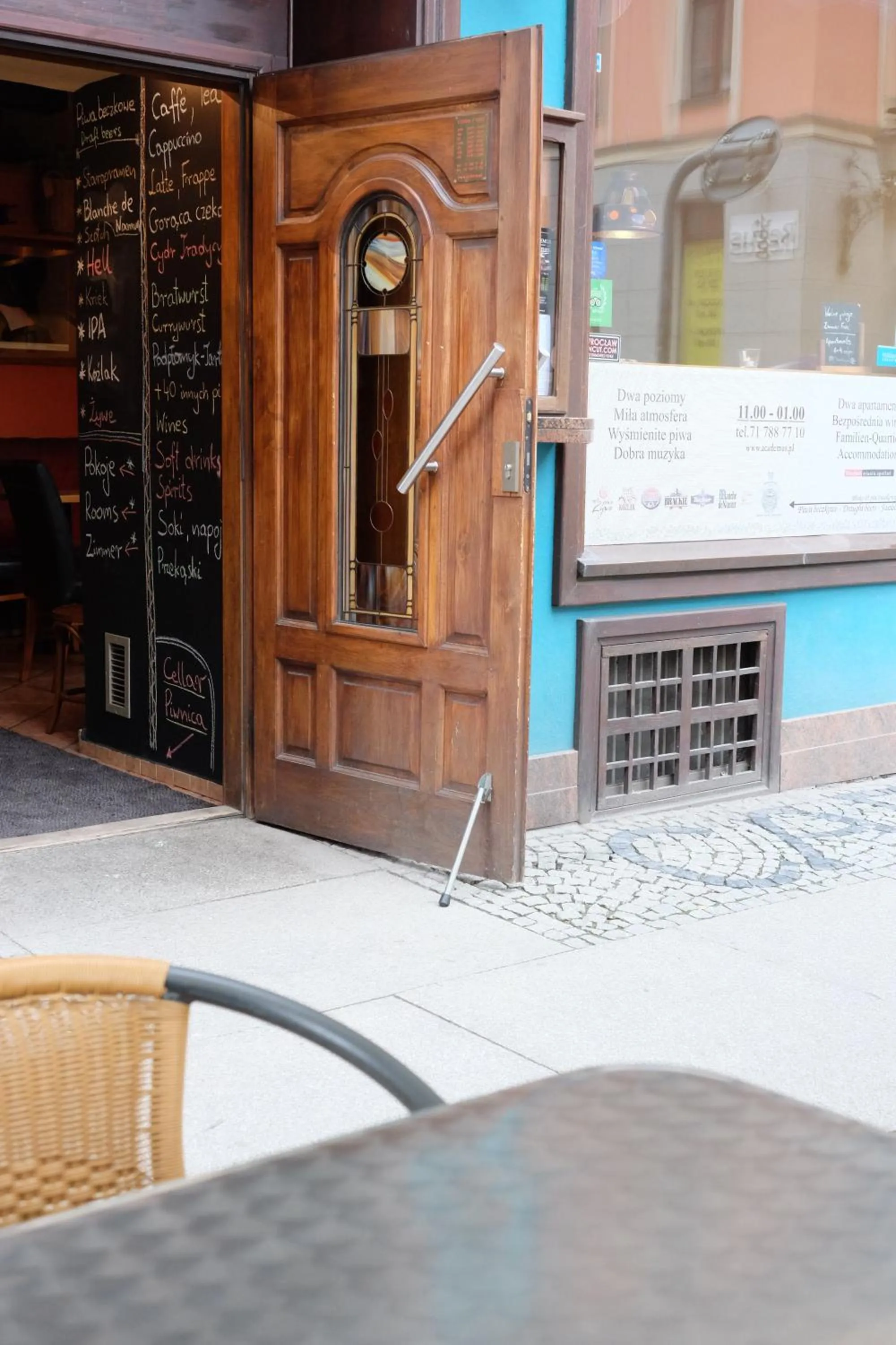 Facade/entrance in Academus Pub & Guest House