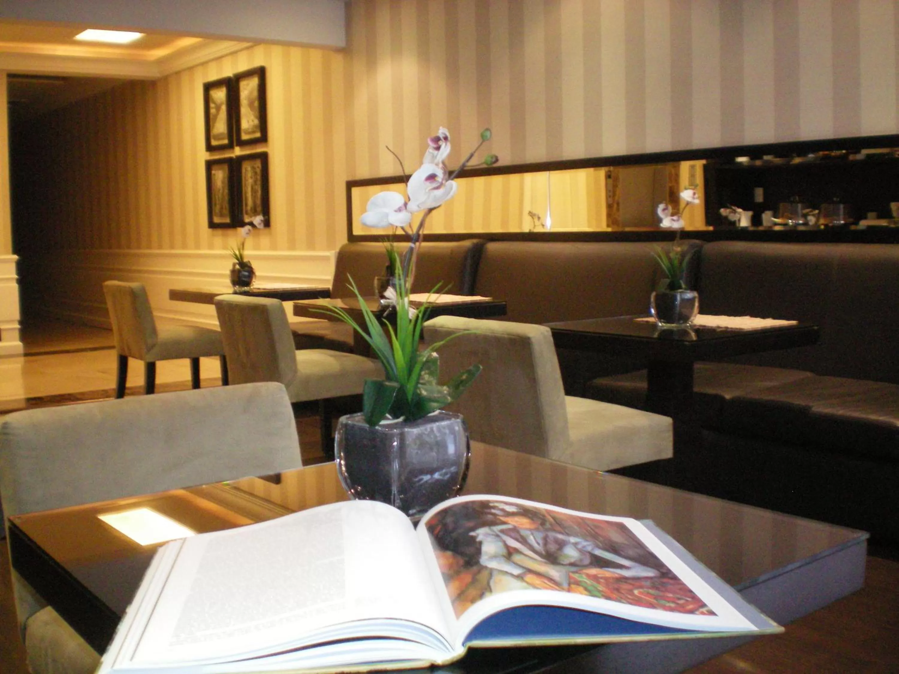 Communal lounge/ TV room in Grand Polanco Residencial