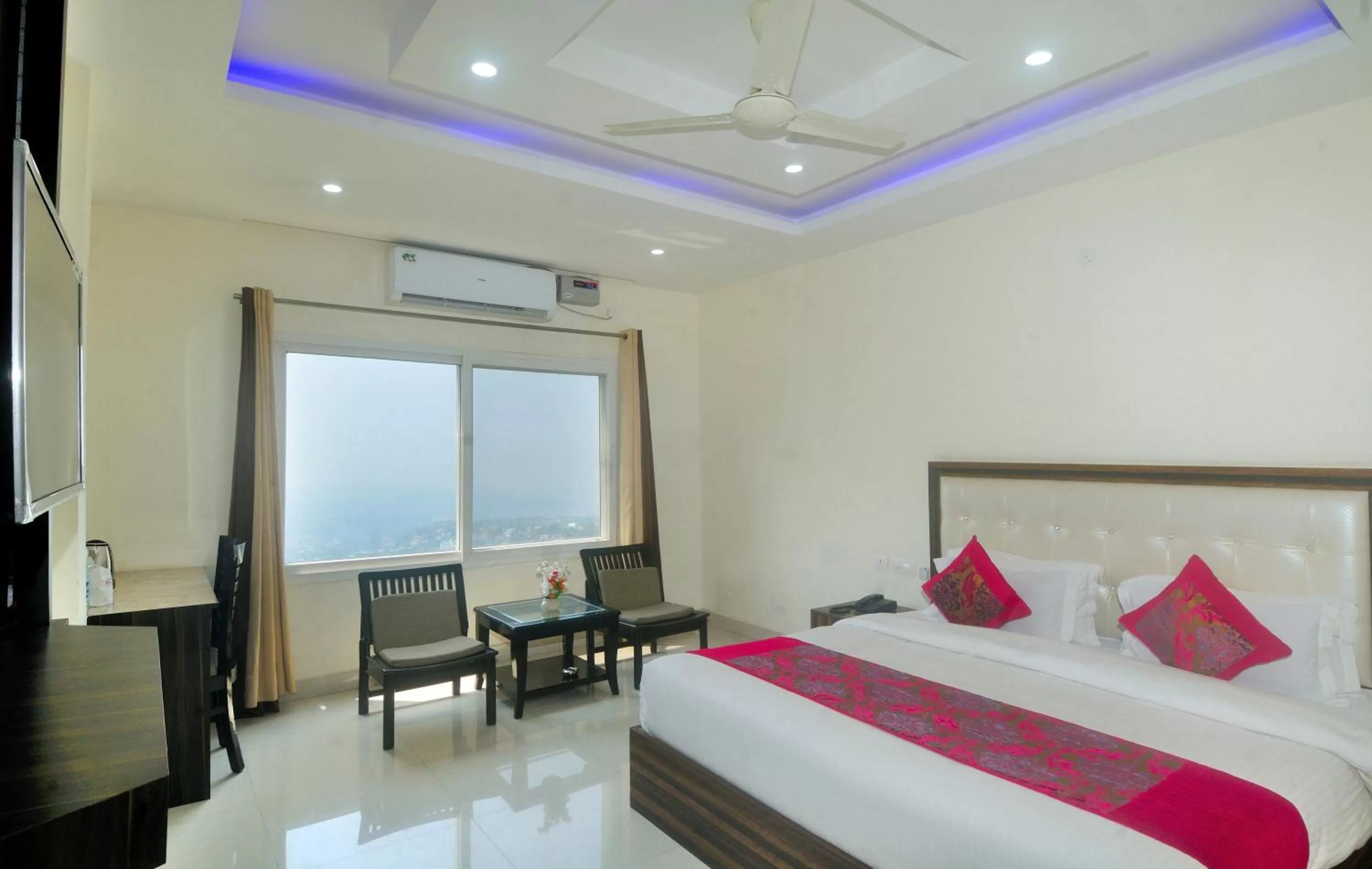 Bedroom, Bed in Hotel Bliss Valley - Hotel in Dharamshala