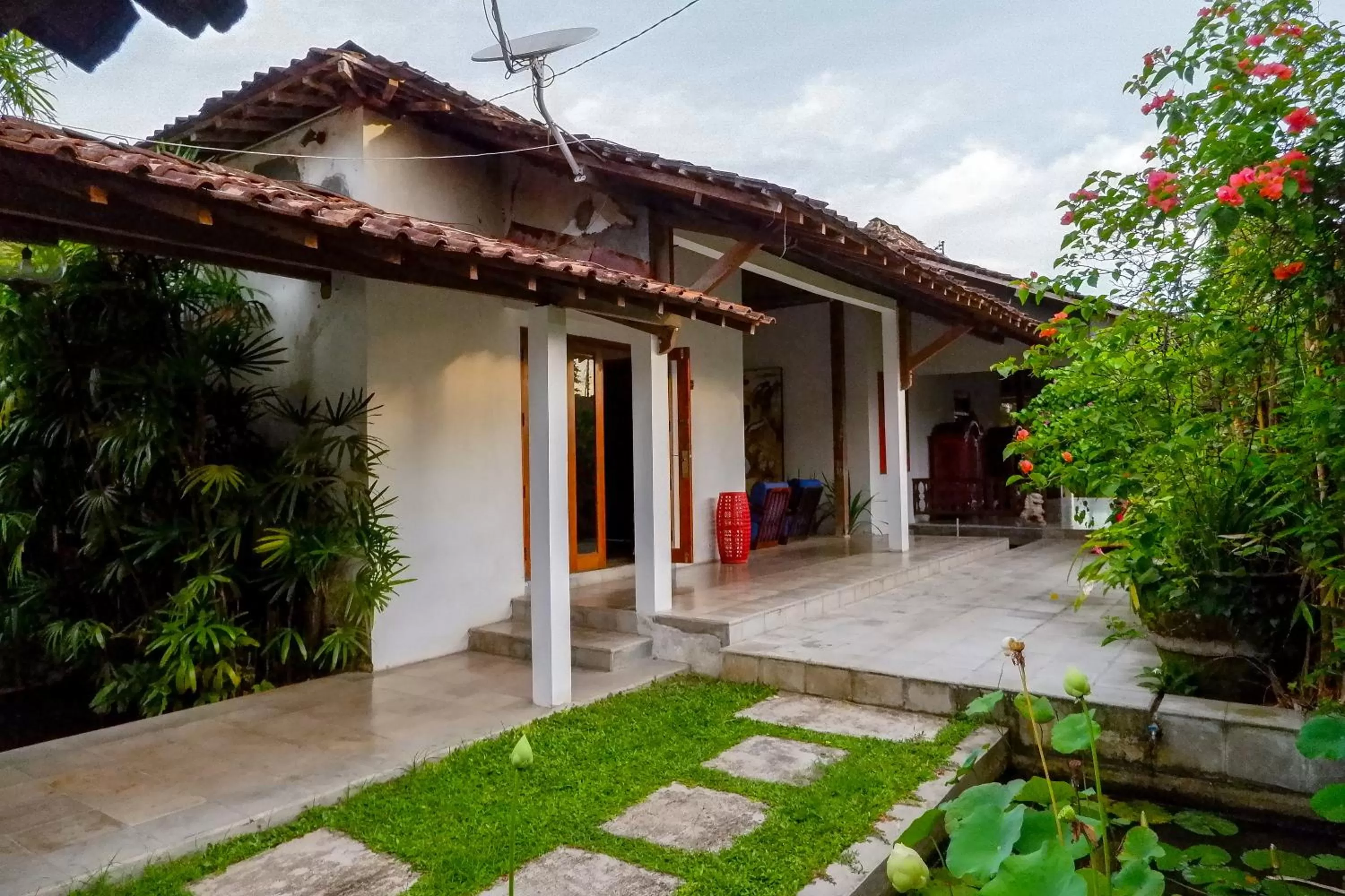 Property building in D'omah Yogya Hotel