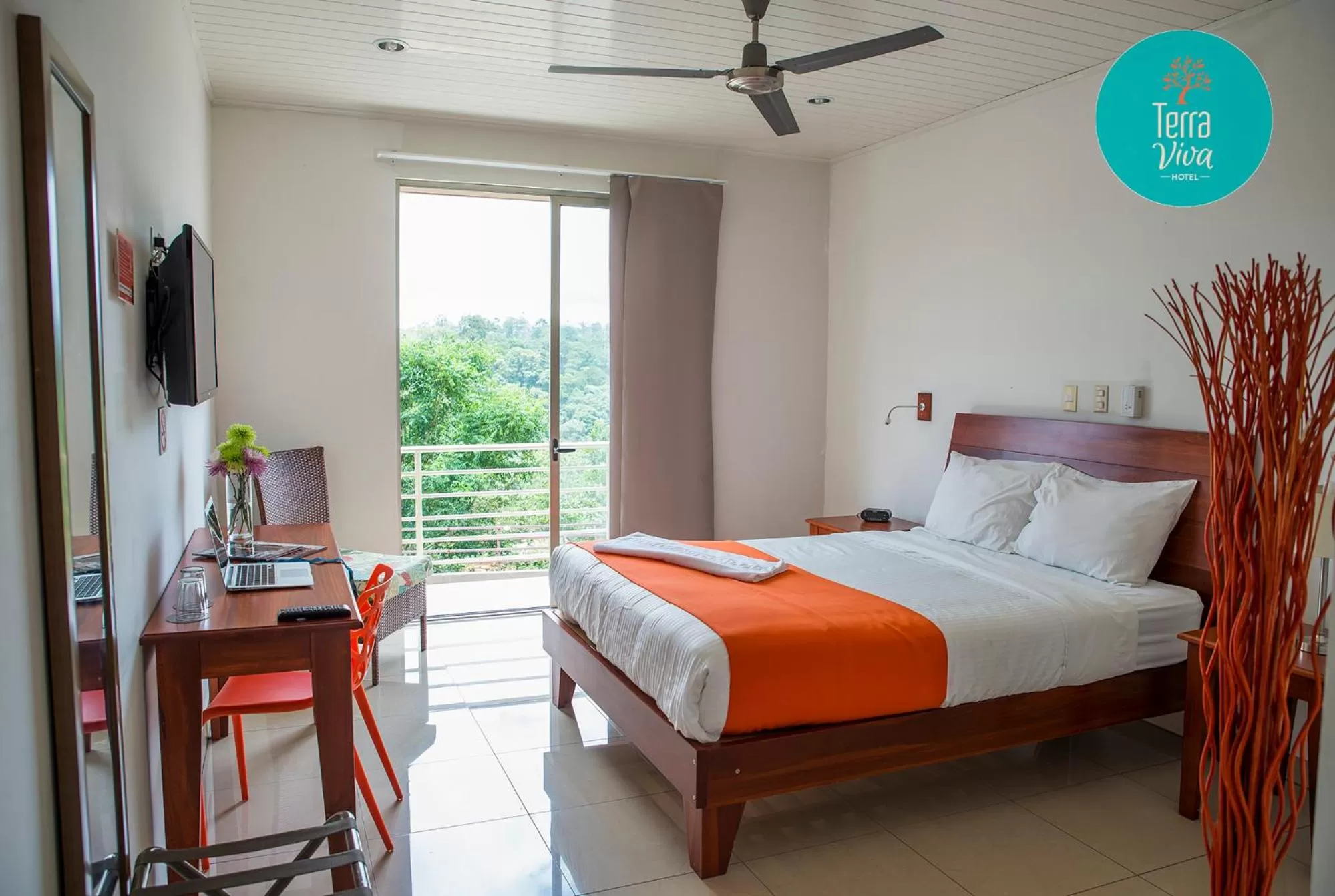 Balcony/Terrace, Bed in Hotel Terra Viva