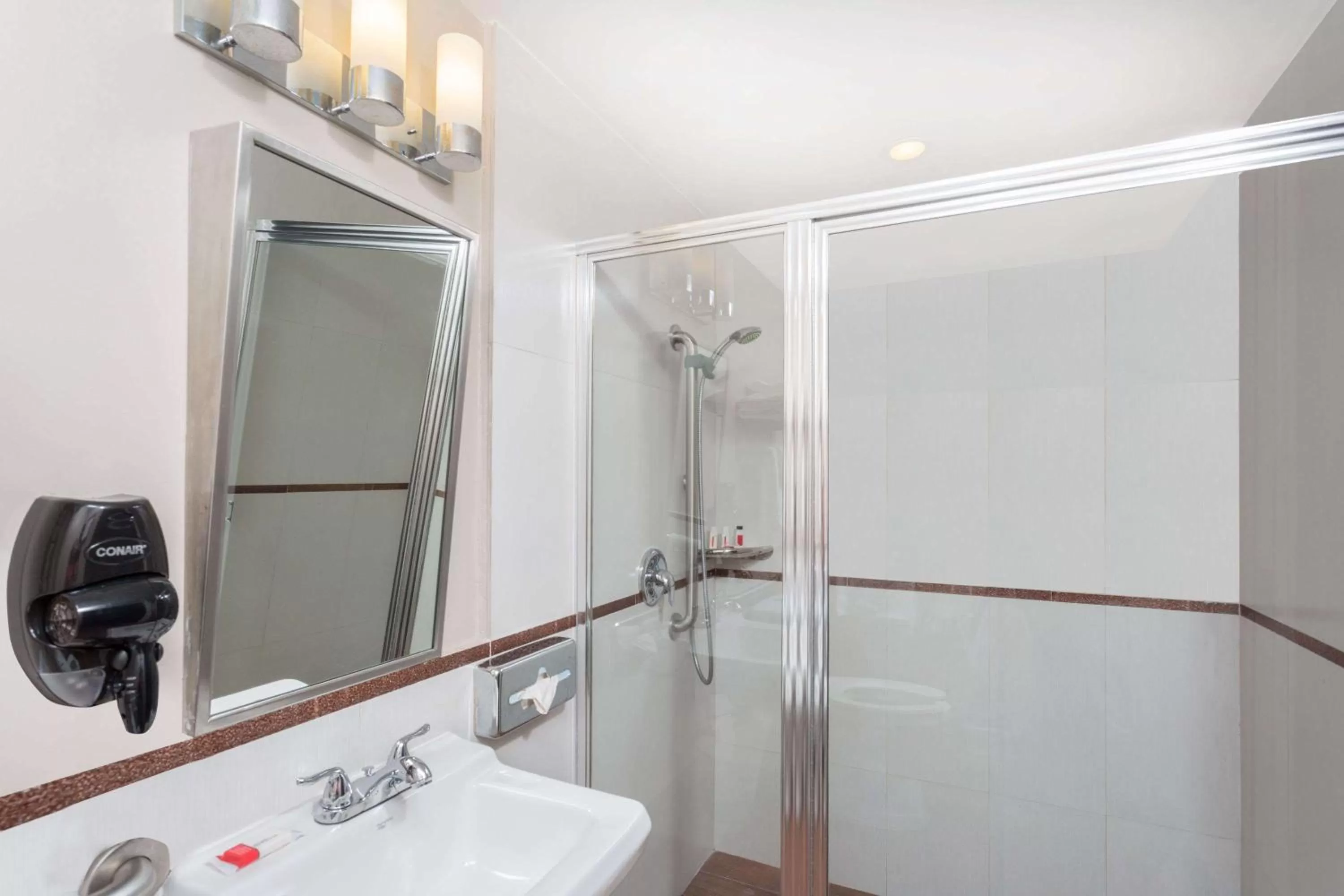 Bathroom in Ramada by Wyndham Miami Springs/Miami International Airport