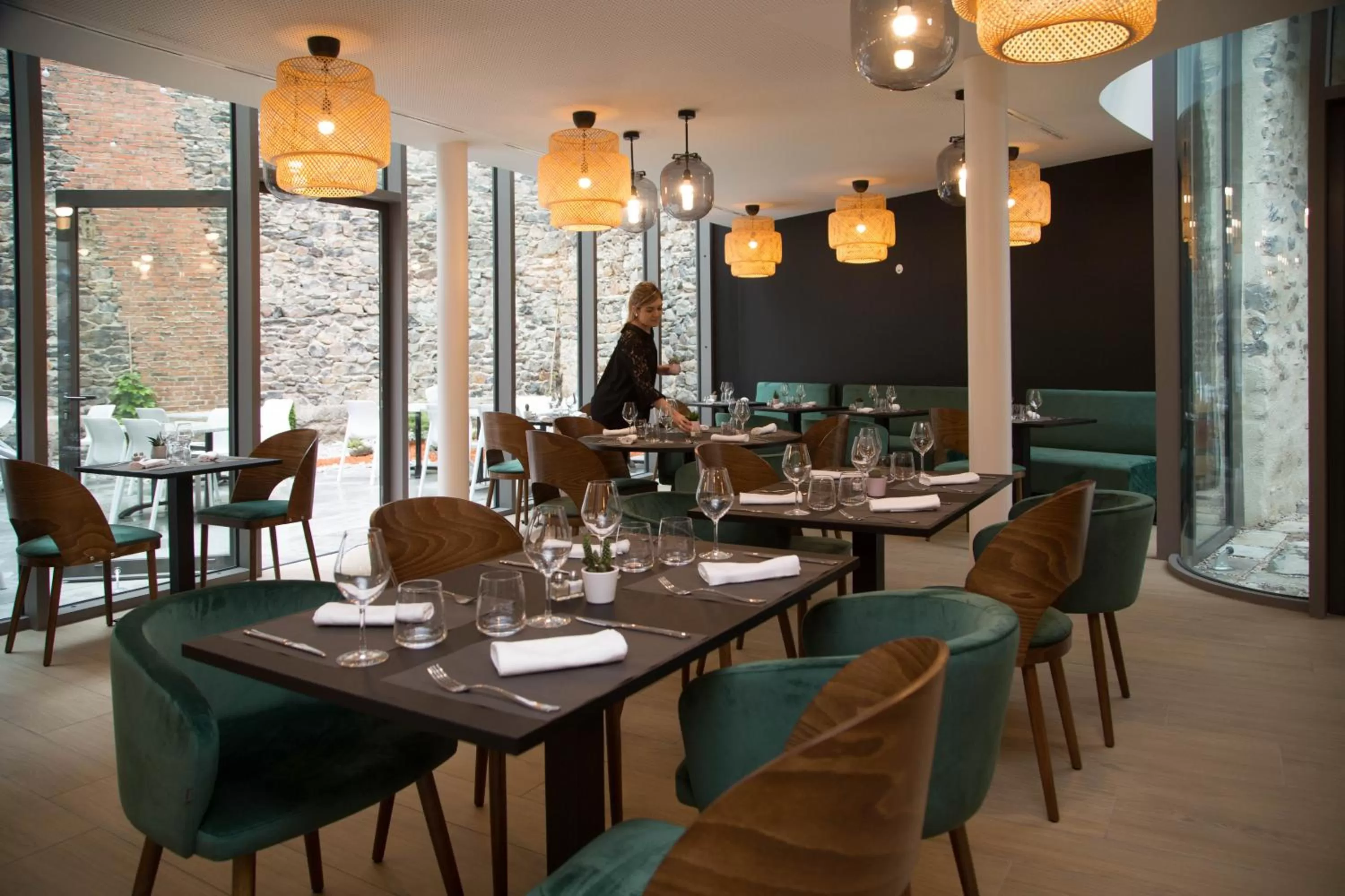 Restaurant/places to eat in Le Patio