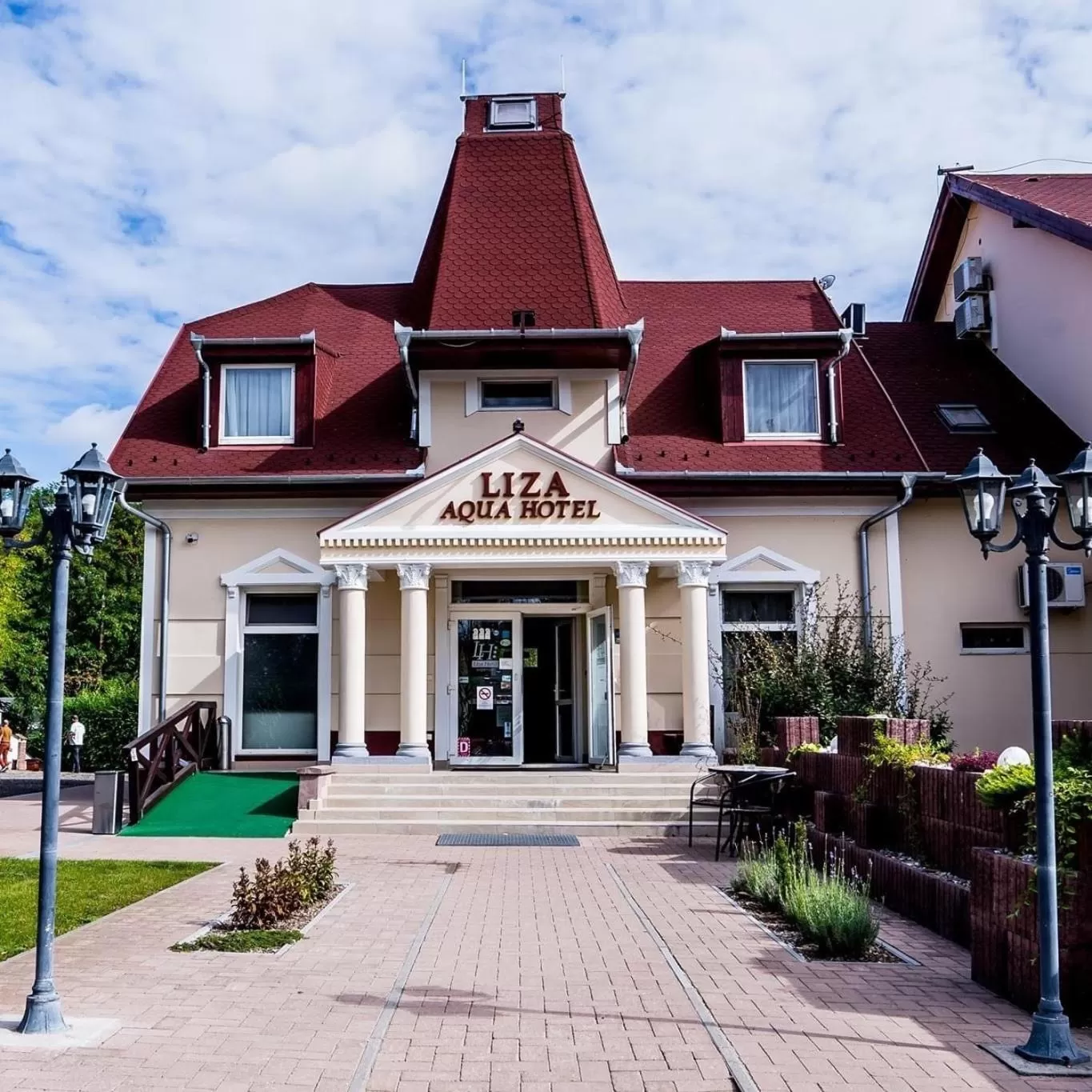 Facade/entrance in Liza Aqua & Conference Hotel