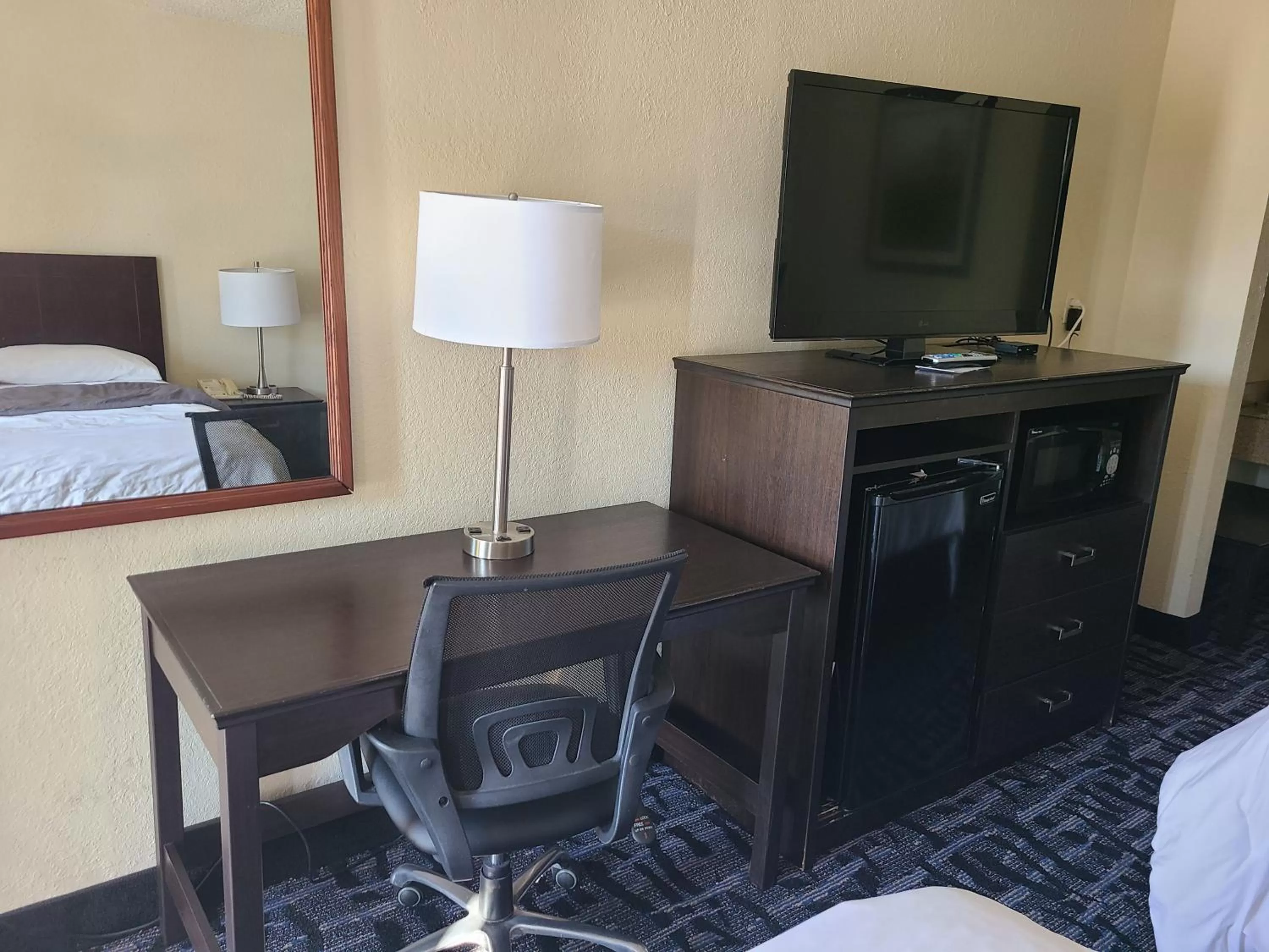 Bed in Scottish Inns Manchester