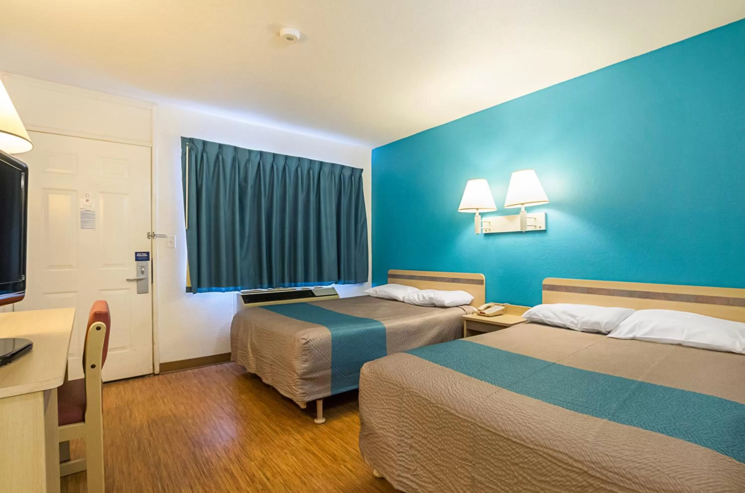 Bedroom, Bed in Motel 6-Rochester, MN