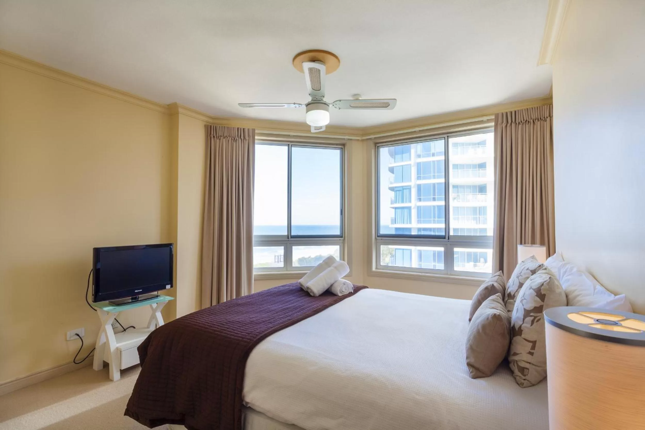 Bedroom, Bed in La Grande Apartments