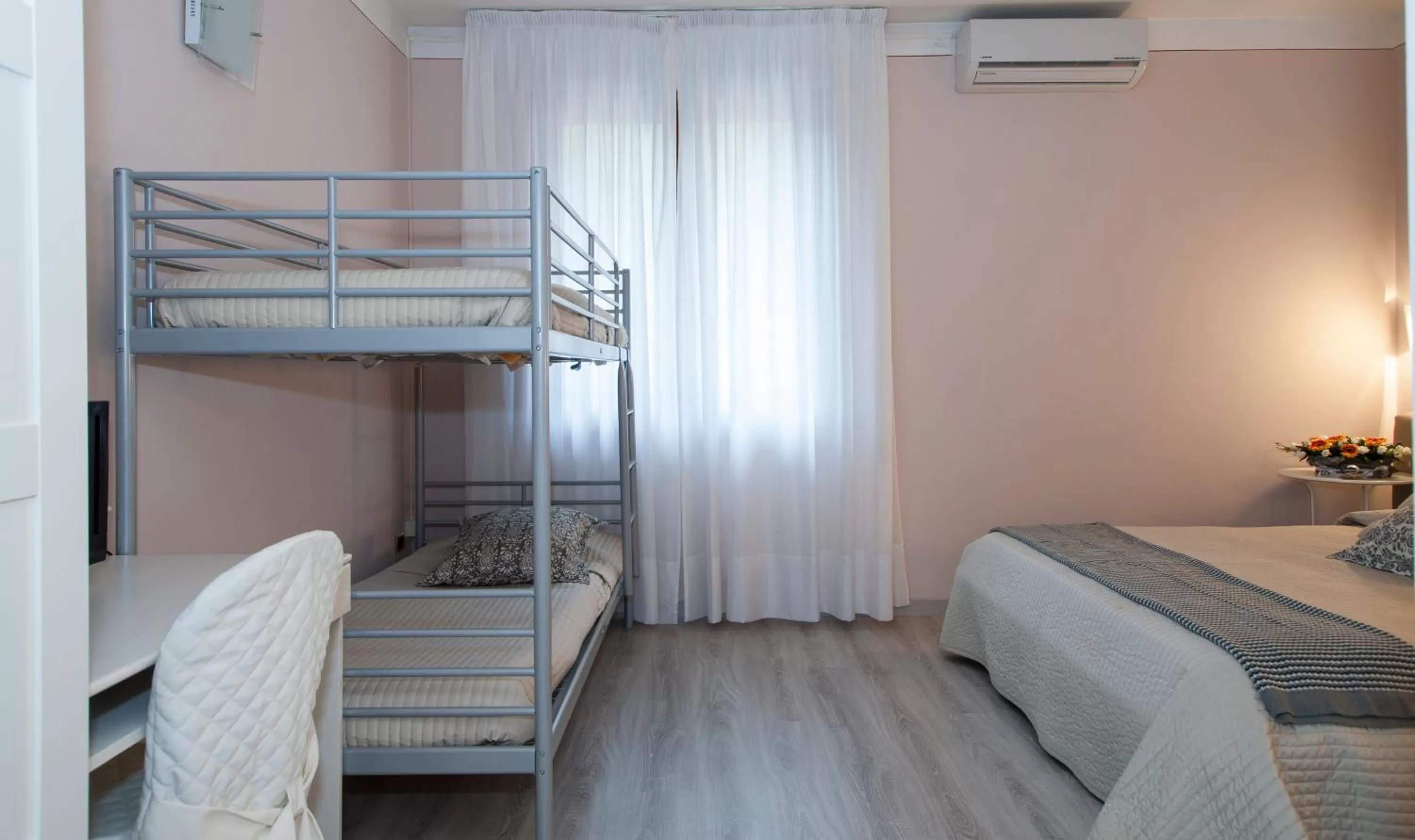 Photo of the whole room, Bed in Hotel Monti