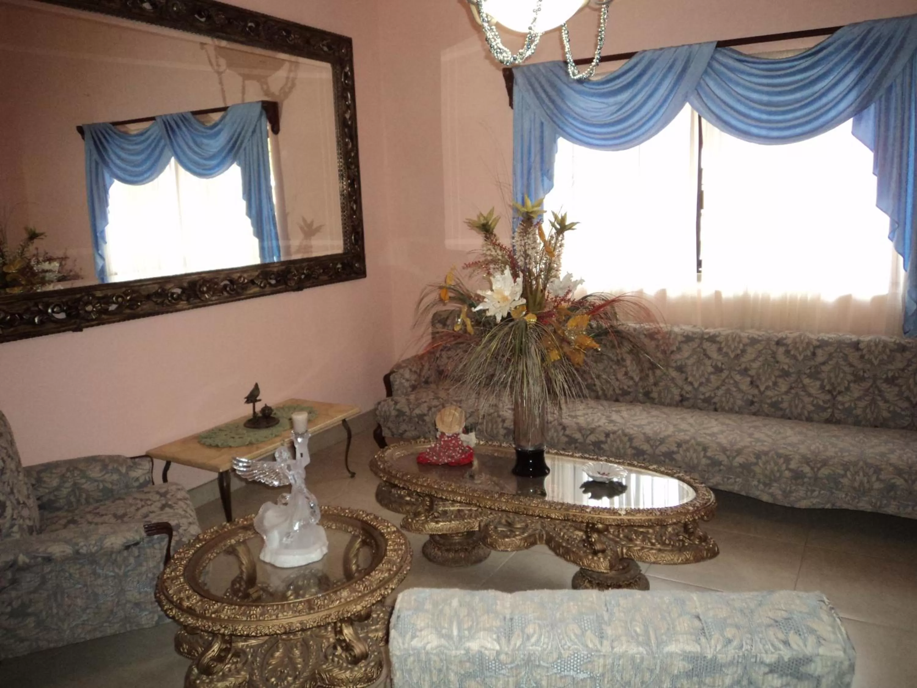 Lobby or reception in Mansion Serrano Hotel