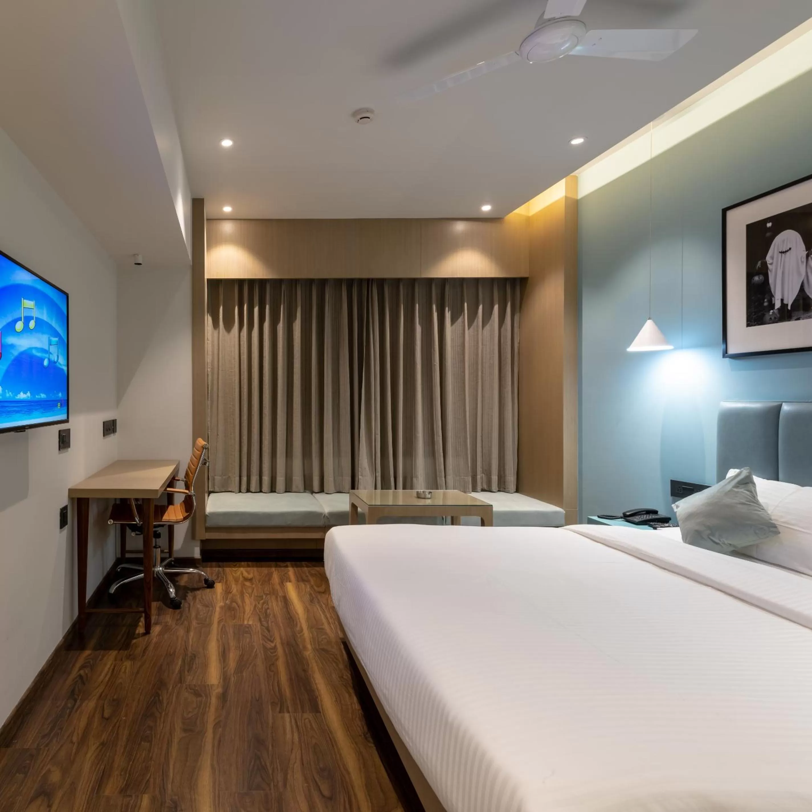 Photo of the whole room, Bed in Hotel Regal Grand