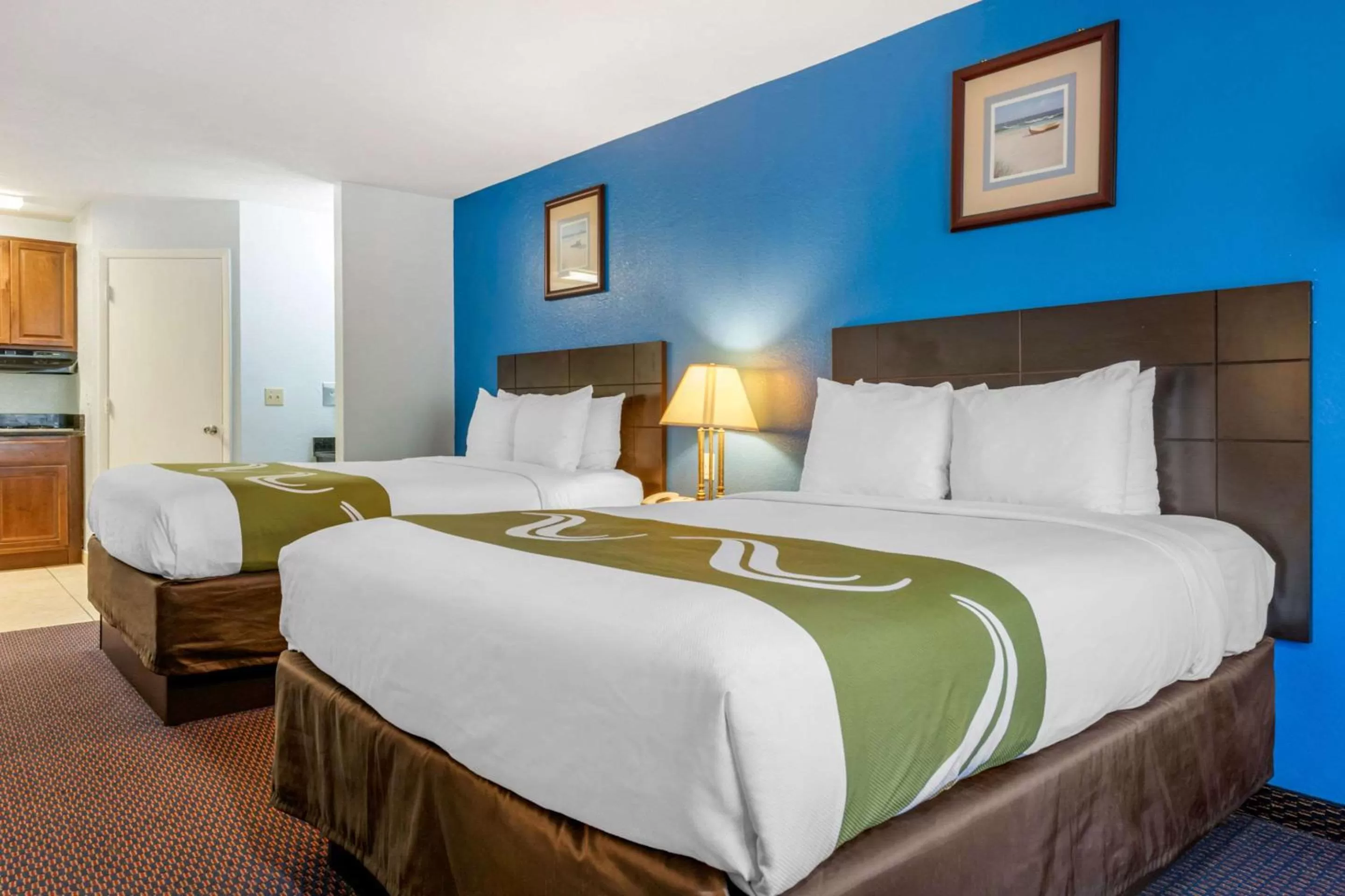 Photo of the whole room, Bed in Quality Inn Sarasota North Near Lido Key Beach