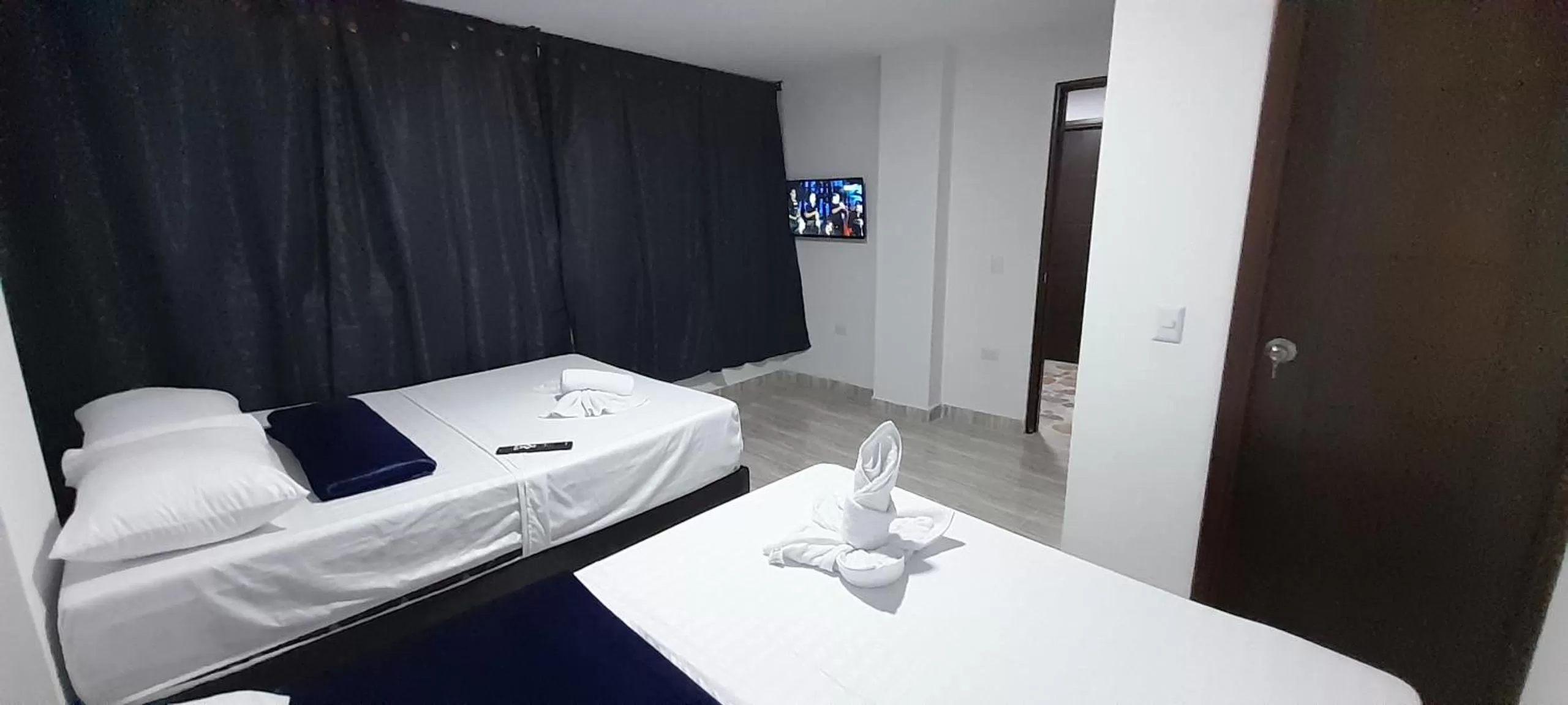 TV and multimedia, Bed in Hotel Caldas Real