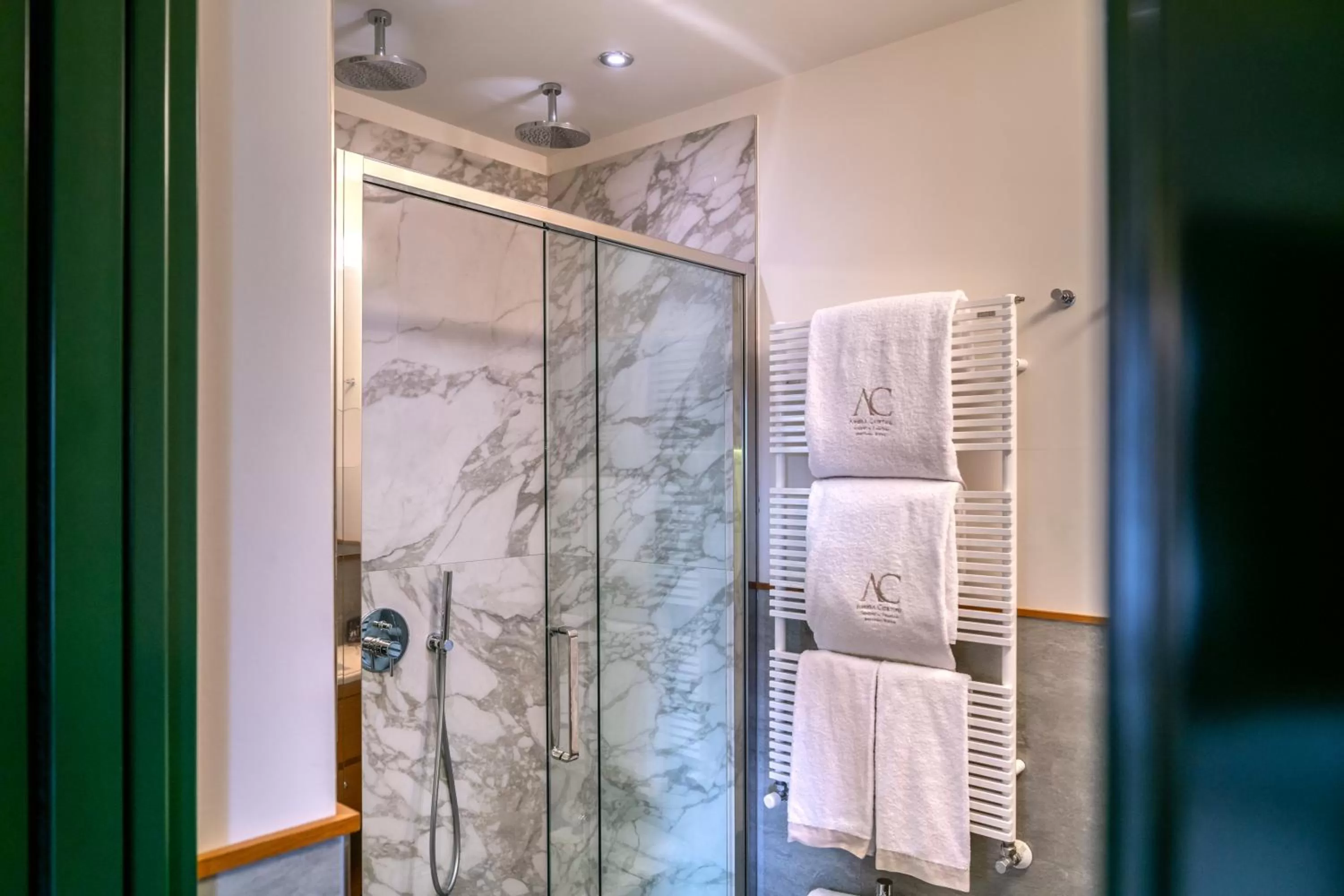 Shower in Ambra Cortina Luxury&Fashion Hotel