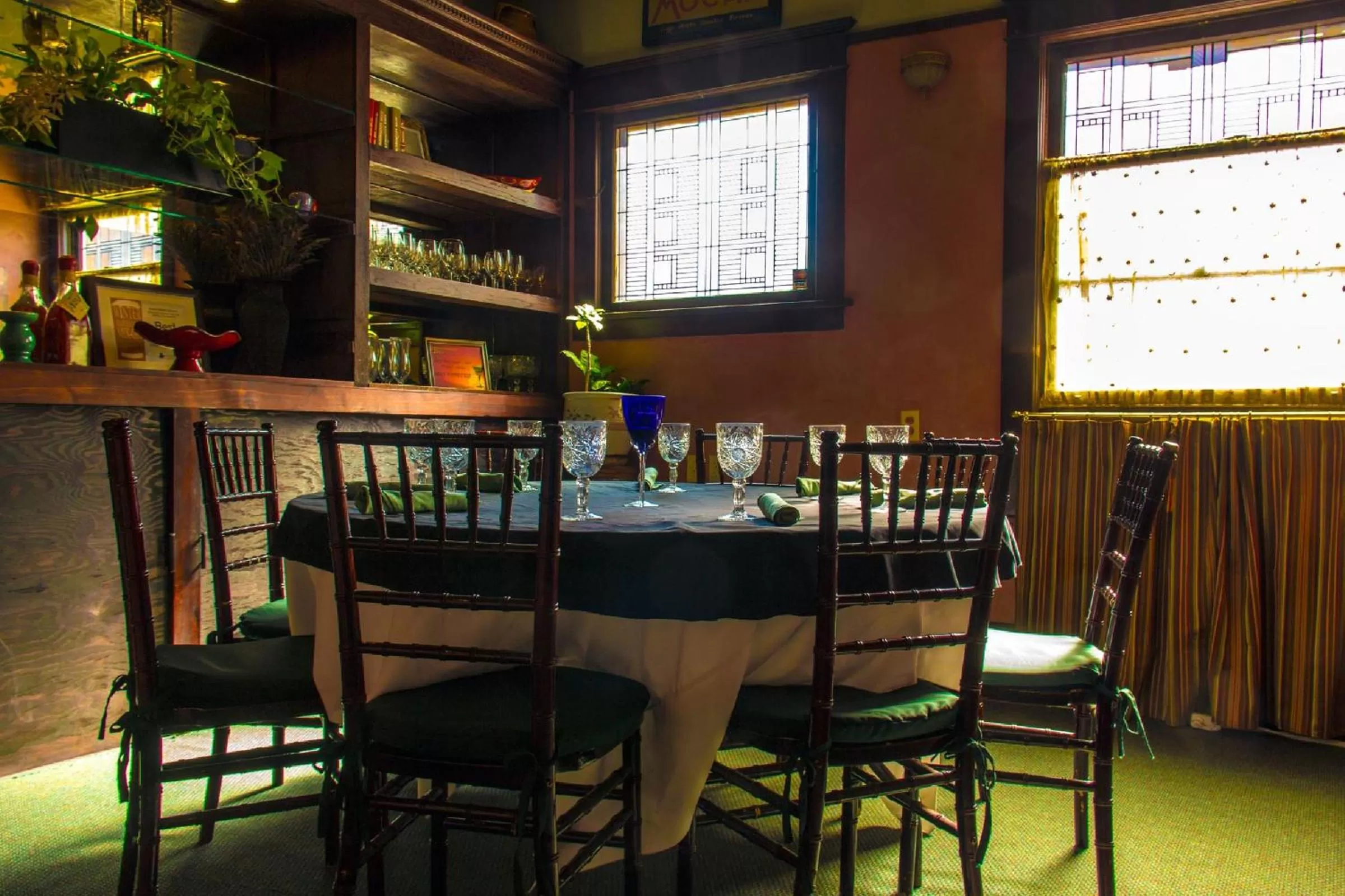 Restaurant/Places to Eat in Greenbriar Inn