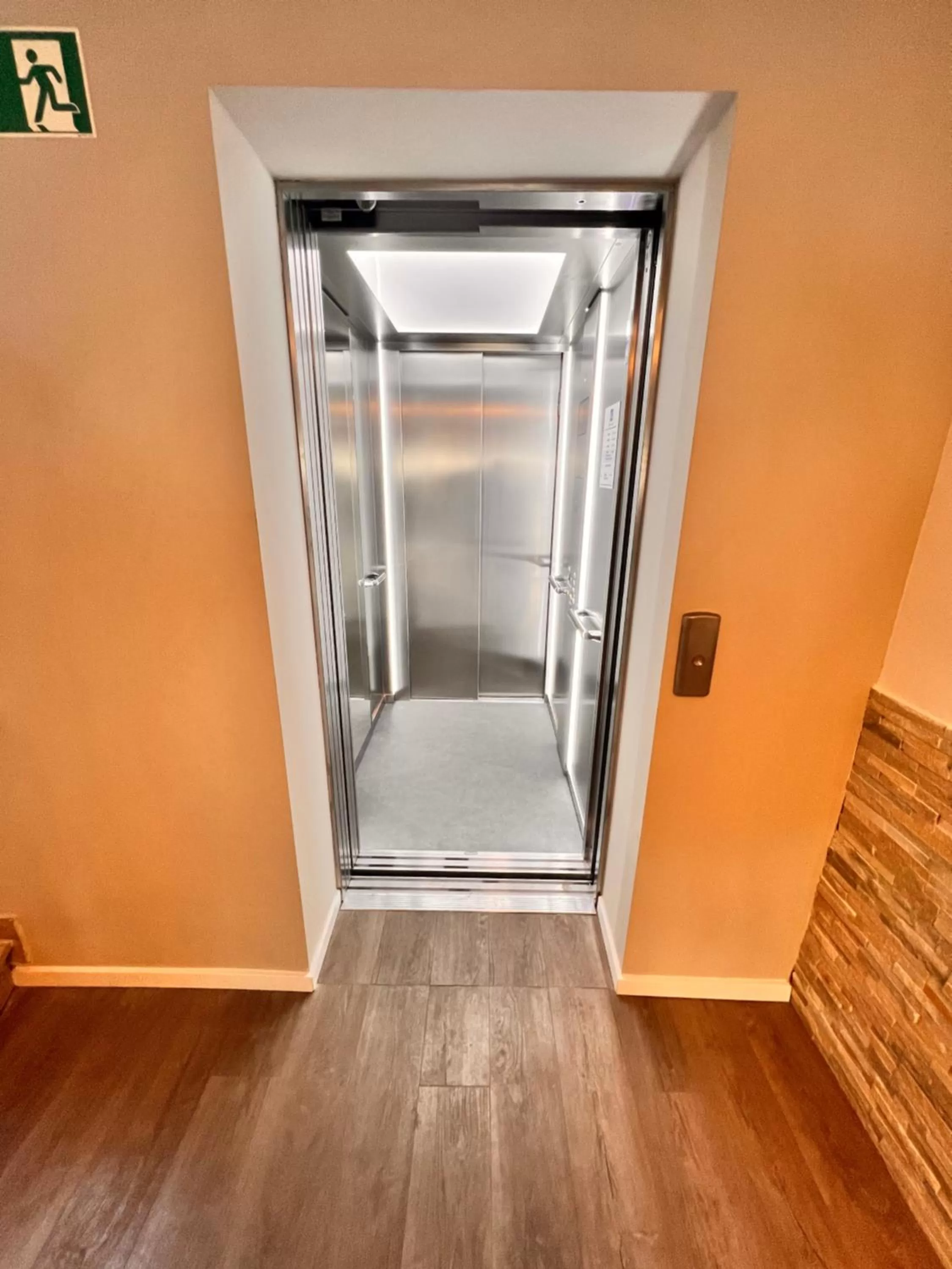elevator in HIL - Hotel im Lus Schopfheim