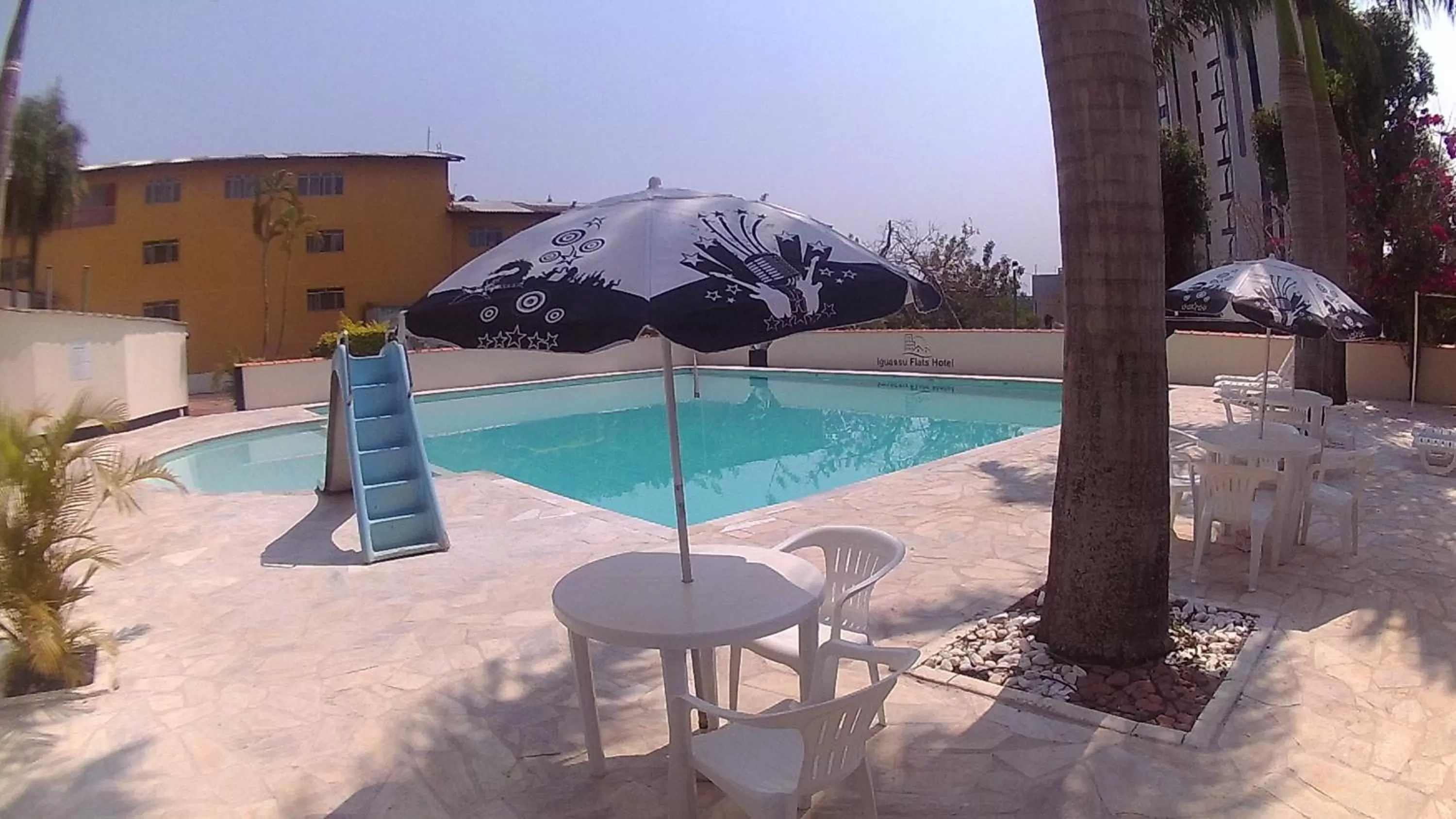 Swimming pool in Iguassu Flats Hotel