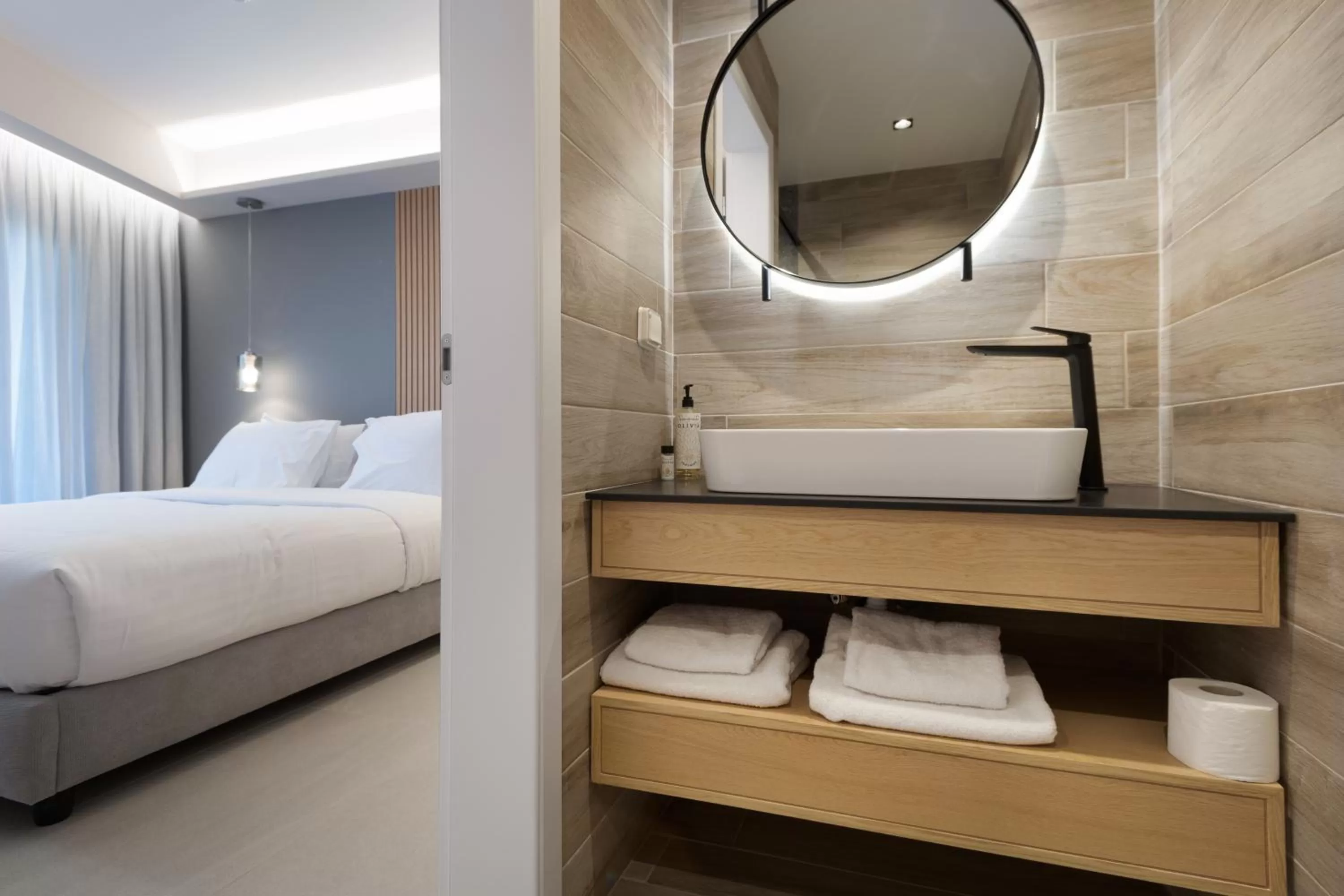 Bed in LUX&EASY Athens Downtown Residences