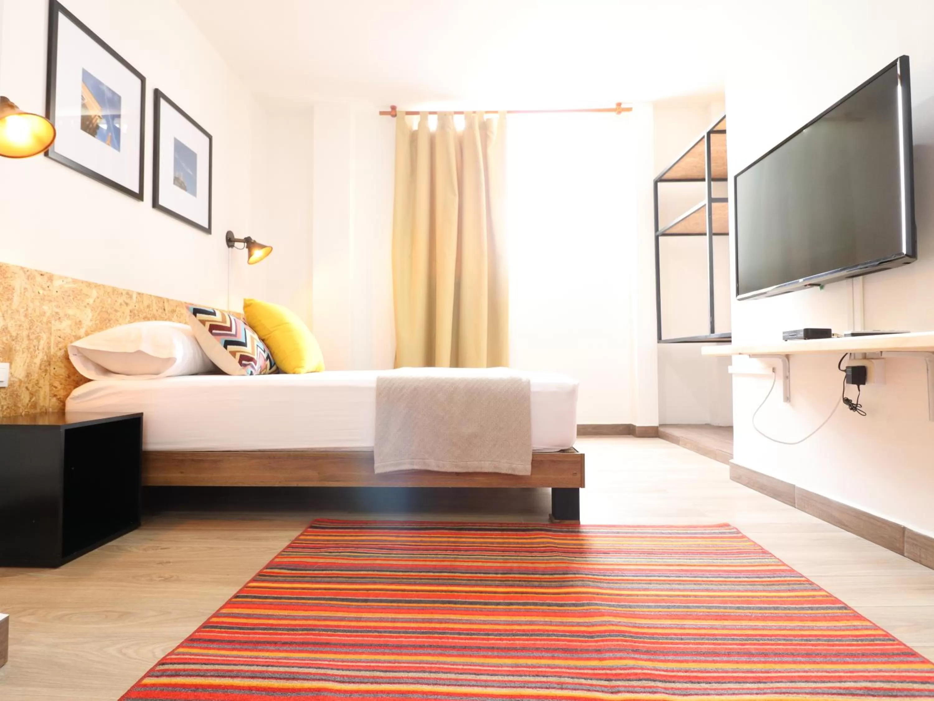 Bedroom in 554 Apartments