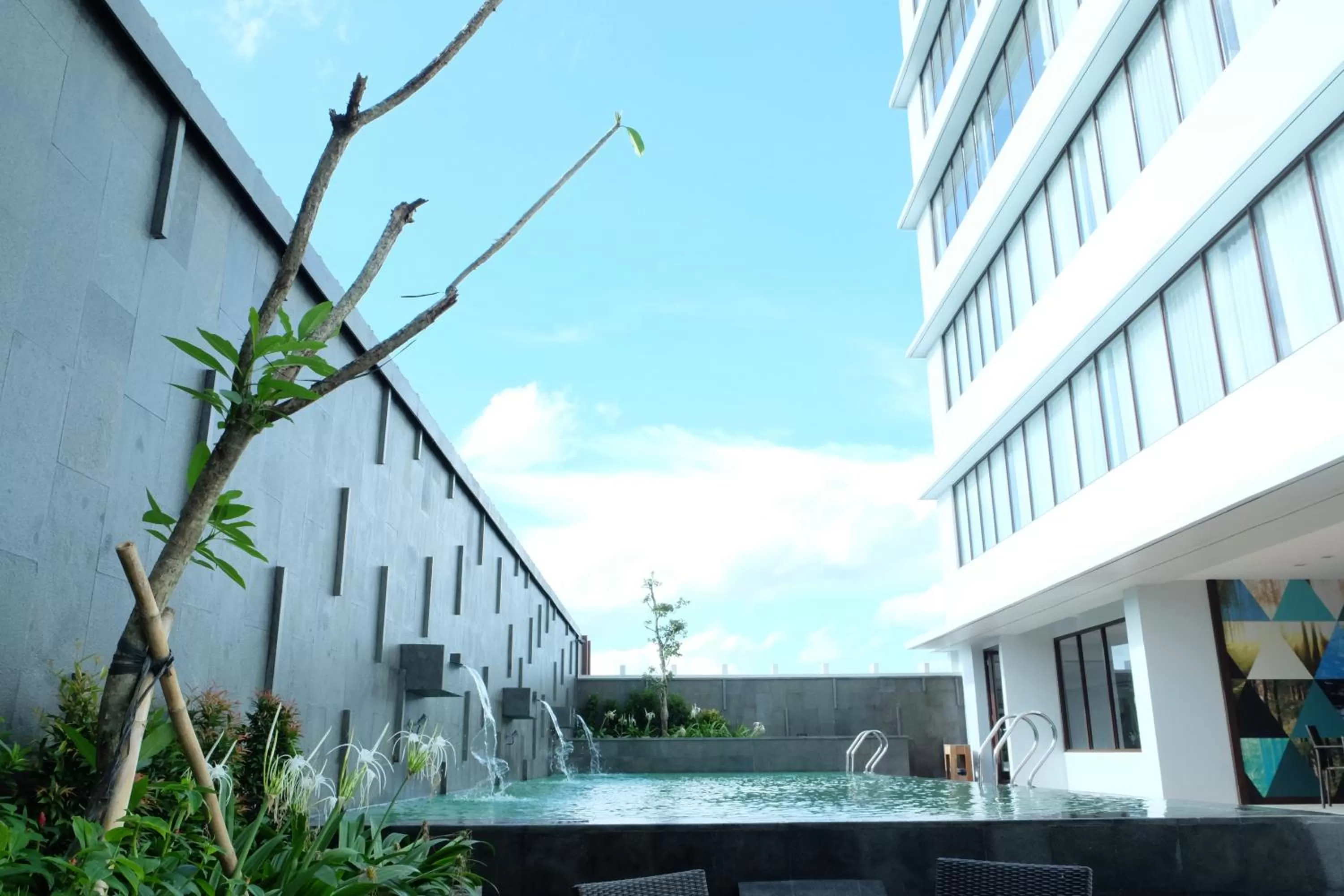 Swimming pool in Midtown Hotel Samarinda