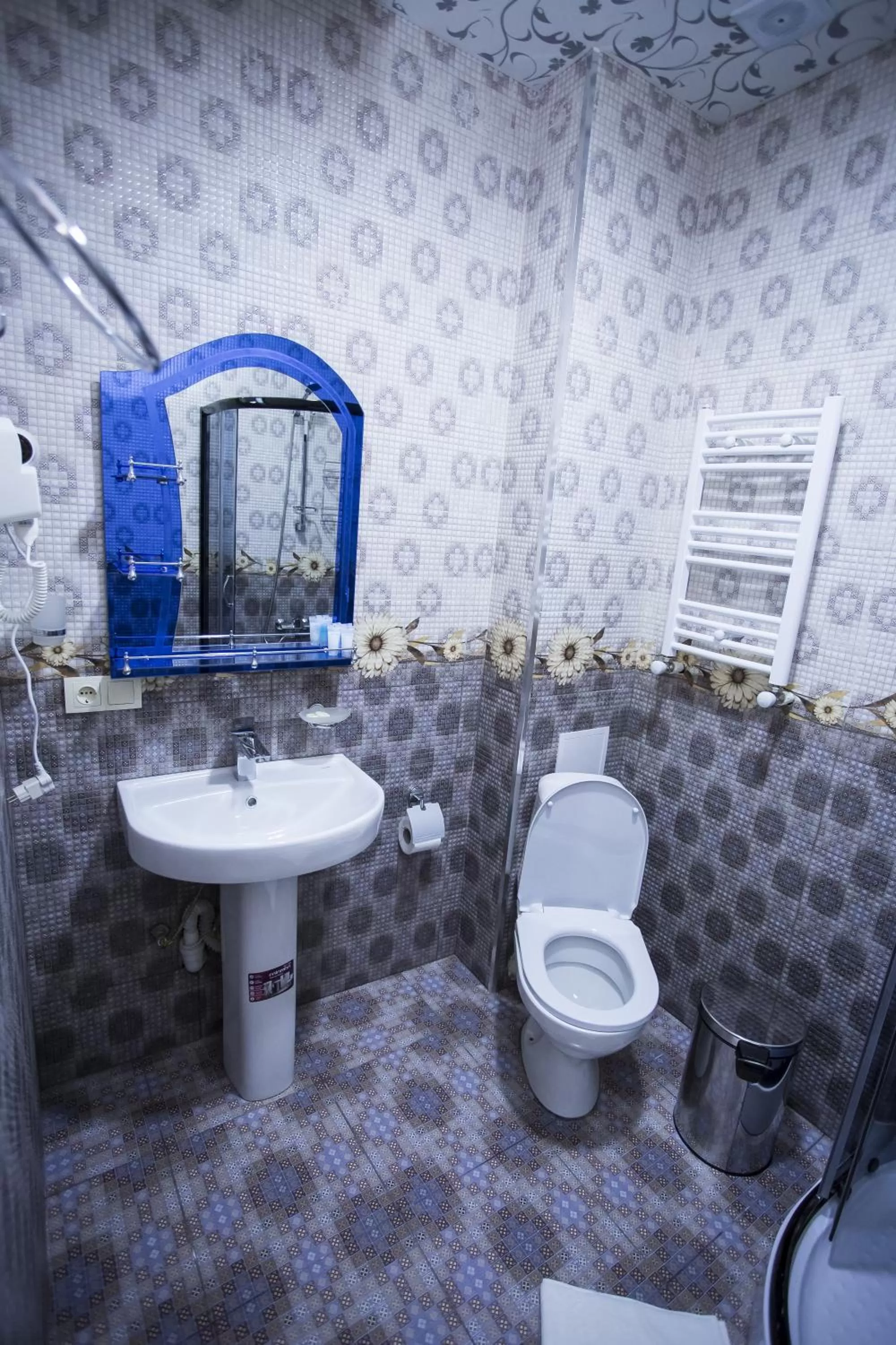 Bathroom in Hotel Garanti