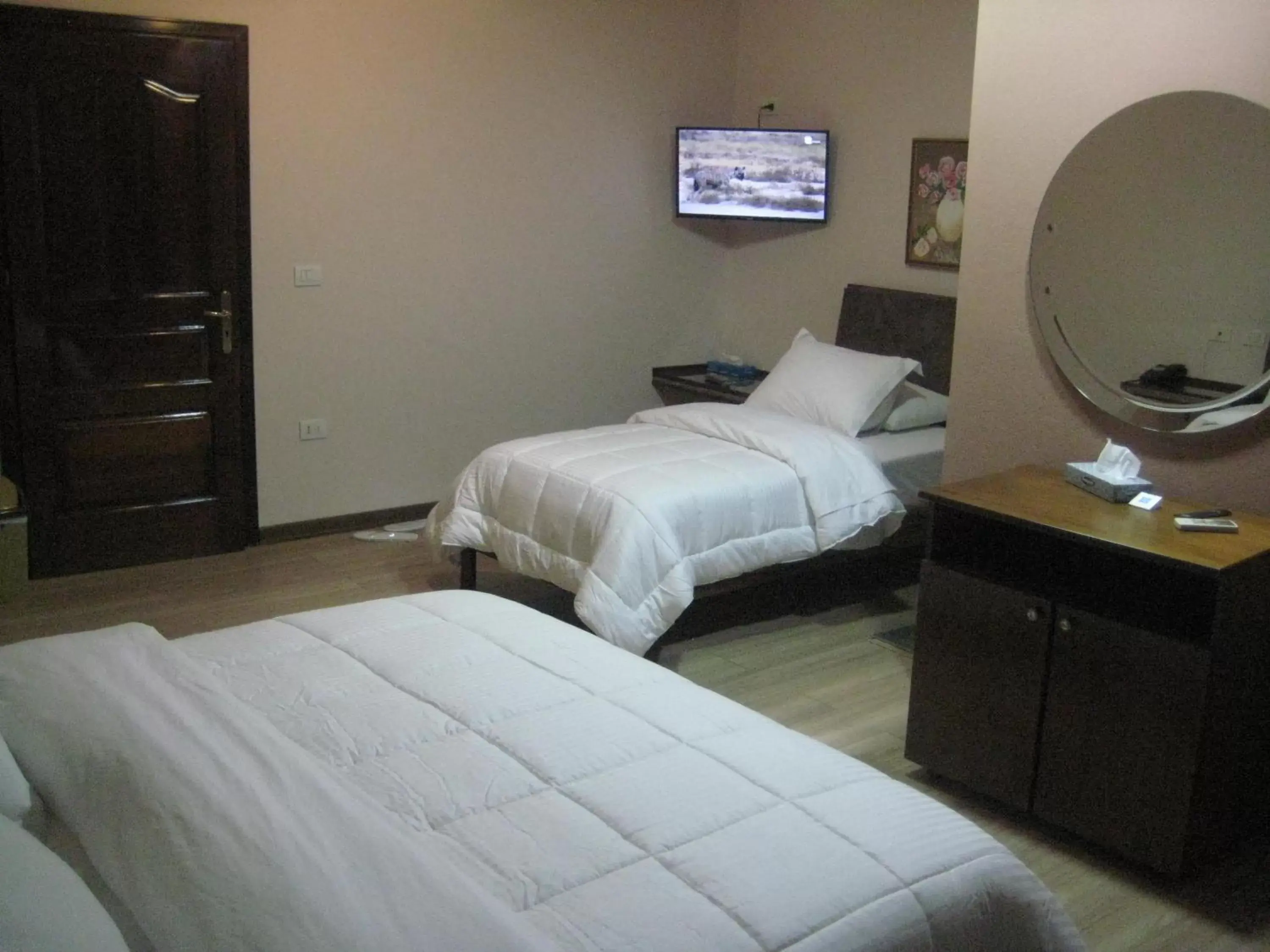 Triple Room with Balcony in Drini Hotel Triple Room with Balcony in Drini Hotel