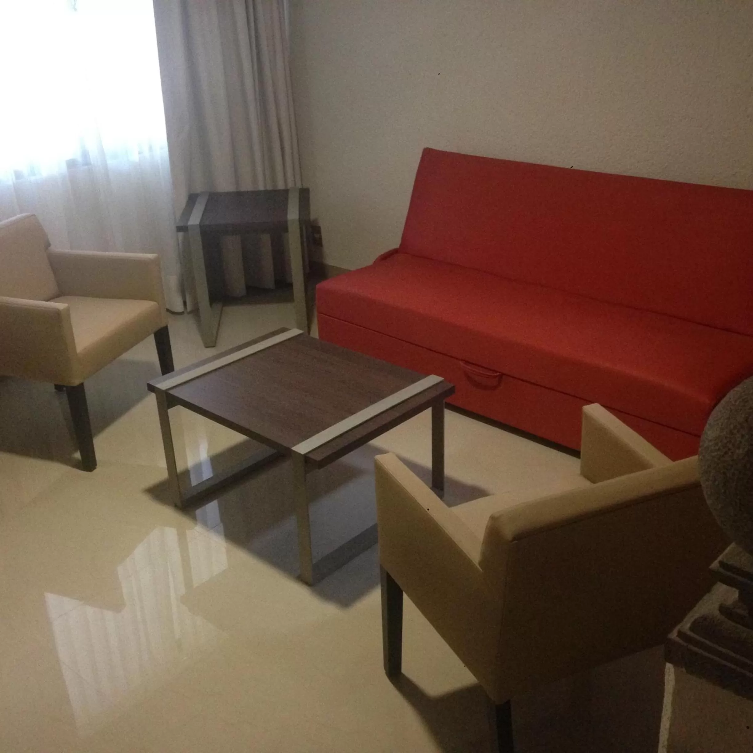 Living room in Hotel Puente Real