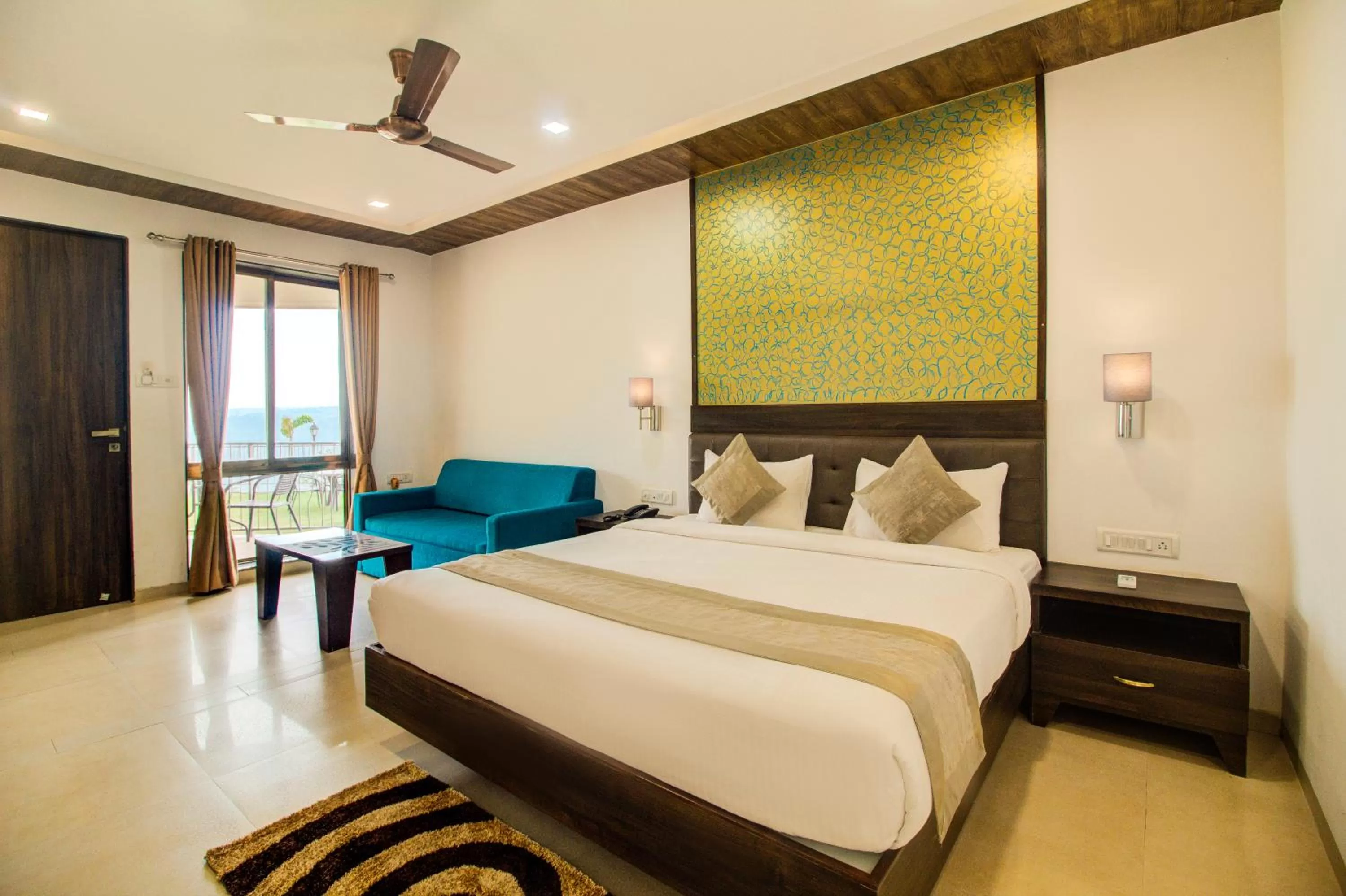 Bed in Mountain Breeze Resort, Mahabaleshwar
