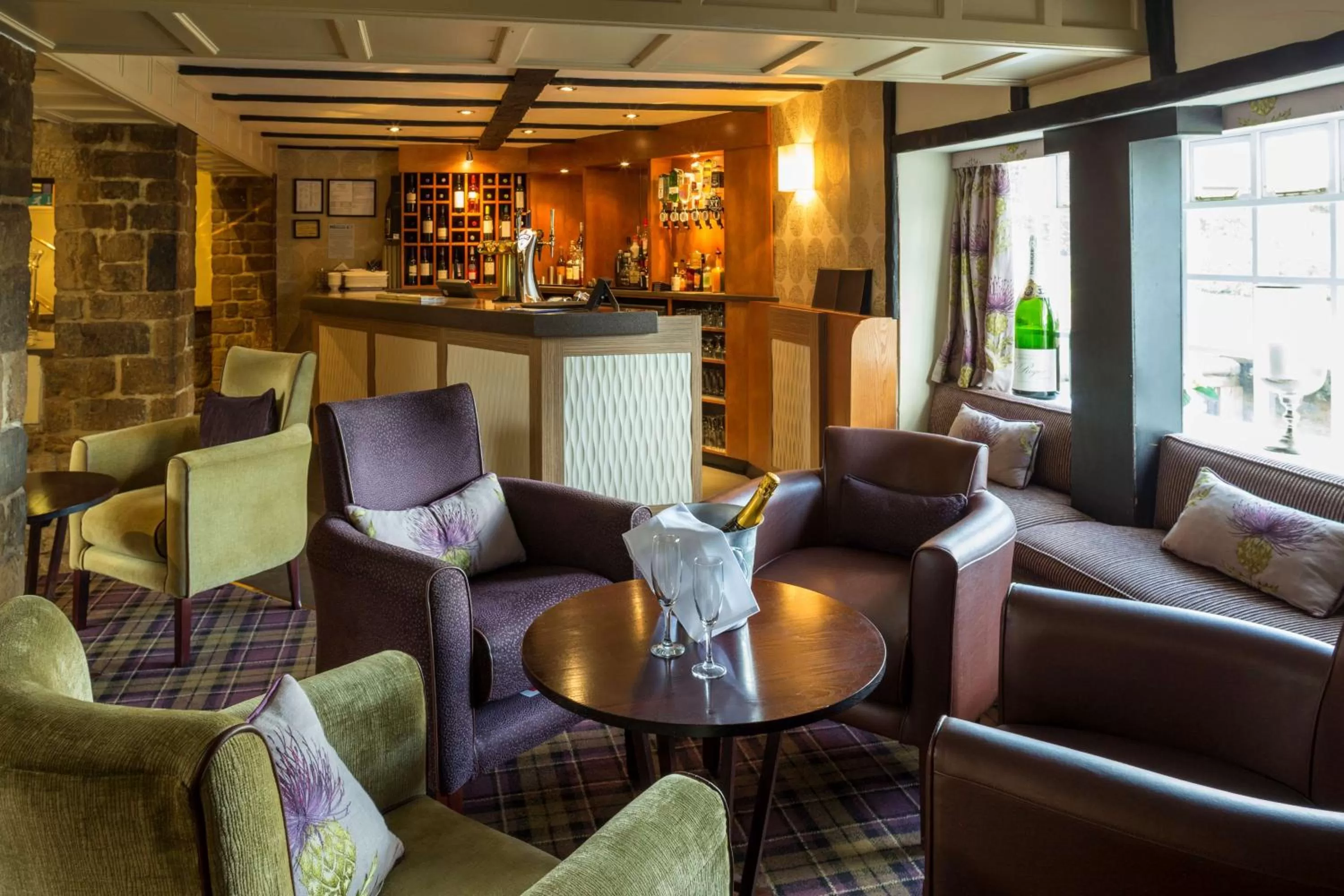 Lounge or bar in Banbury Wroxton House Hotel