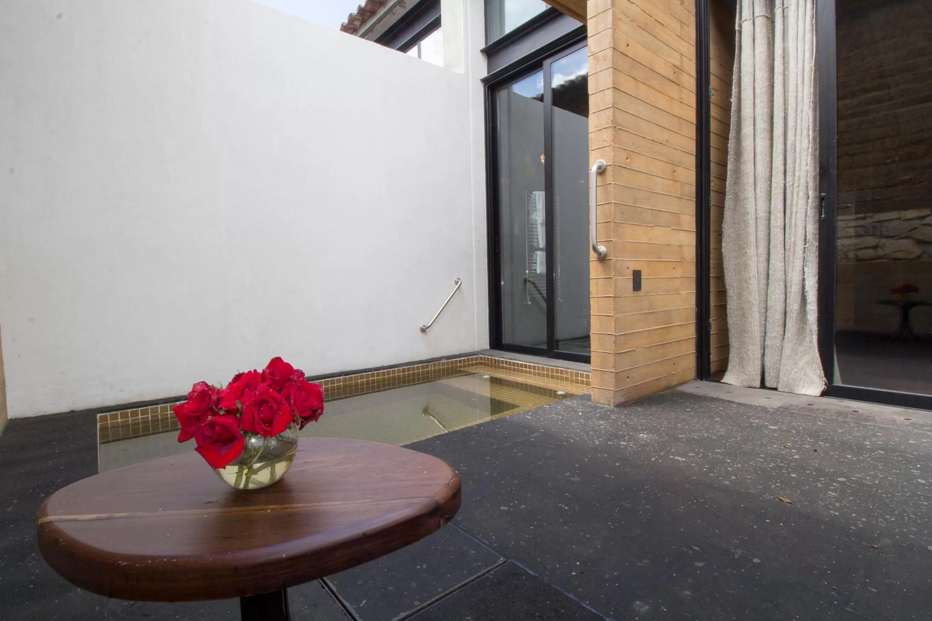 Hot Spring Bath in Uvence Arte + Hotel