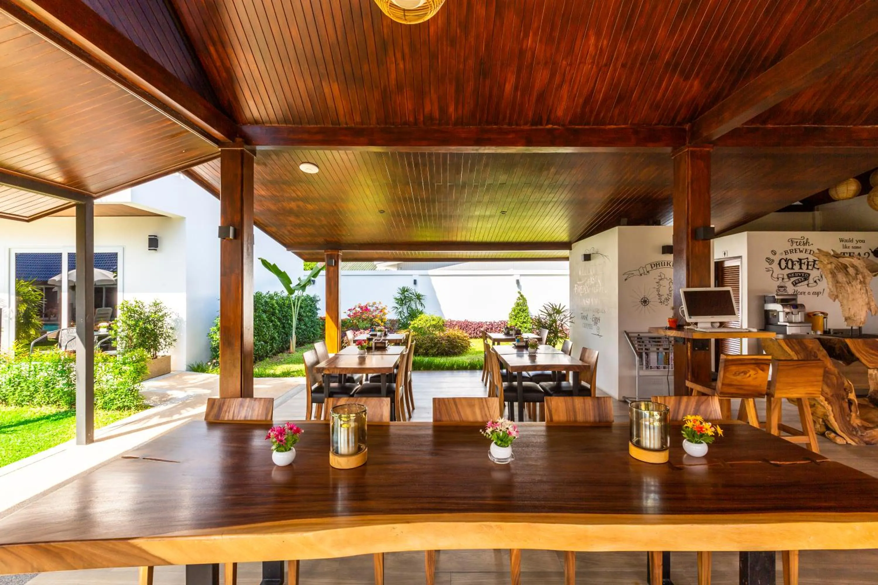 Restaurant/places to eat in Phuket Airport Hotel - SHA Extra Plus