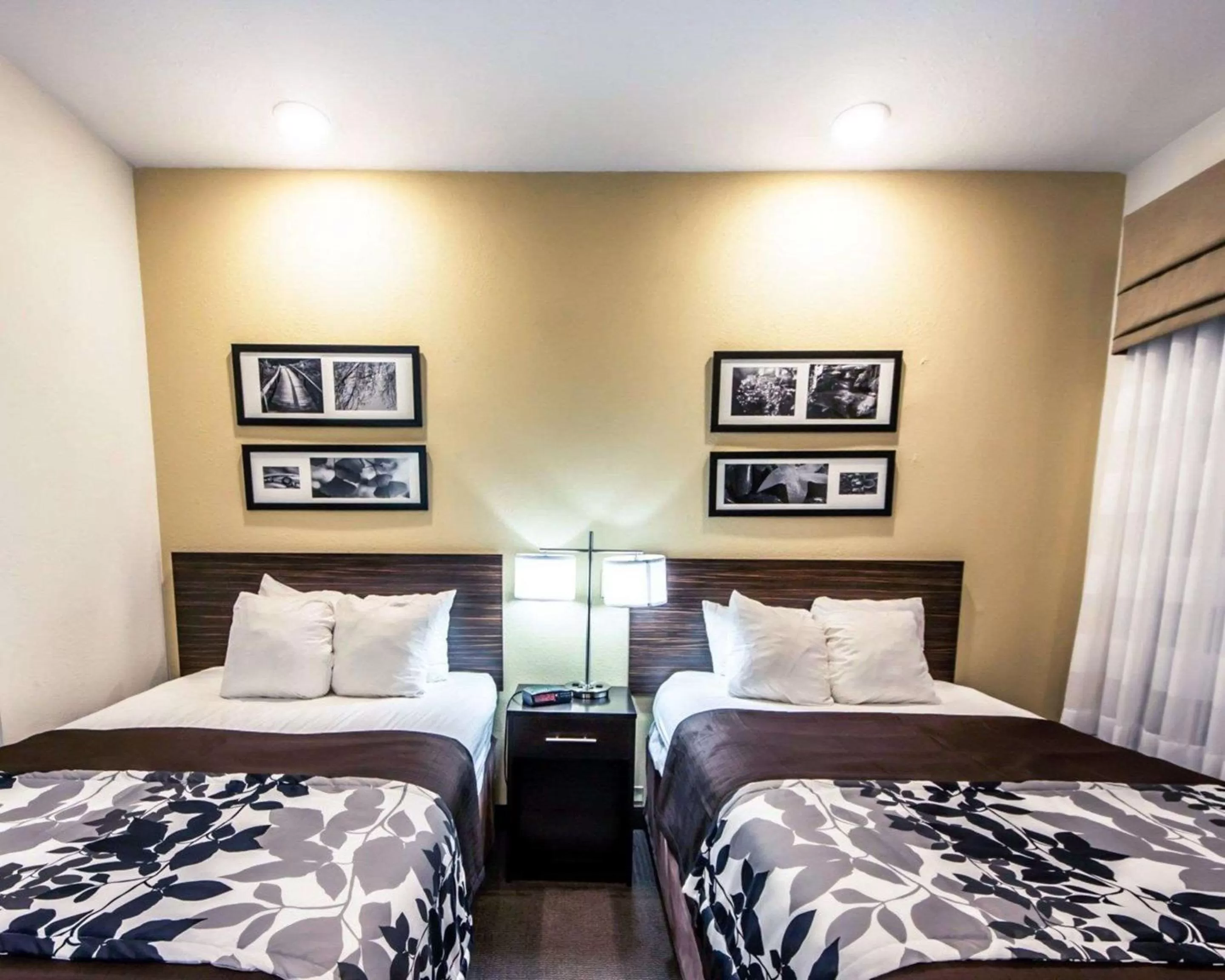 Photo of the whole room, Bed in Sleep Inn & Suites Guthrie - Edmond North