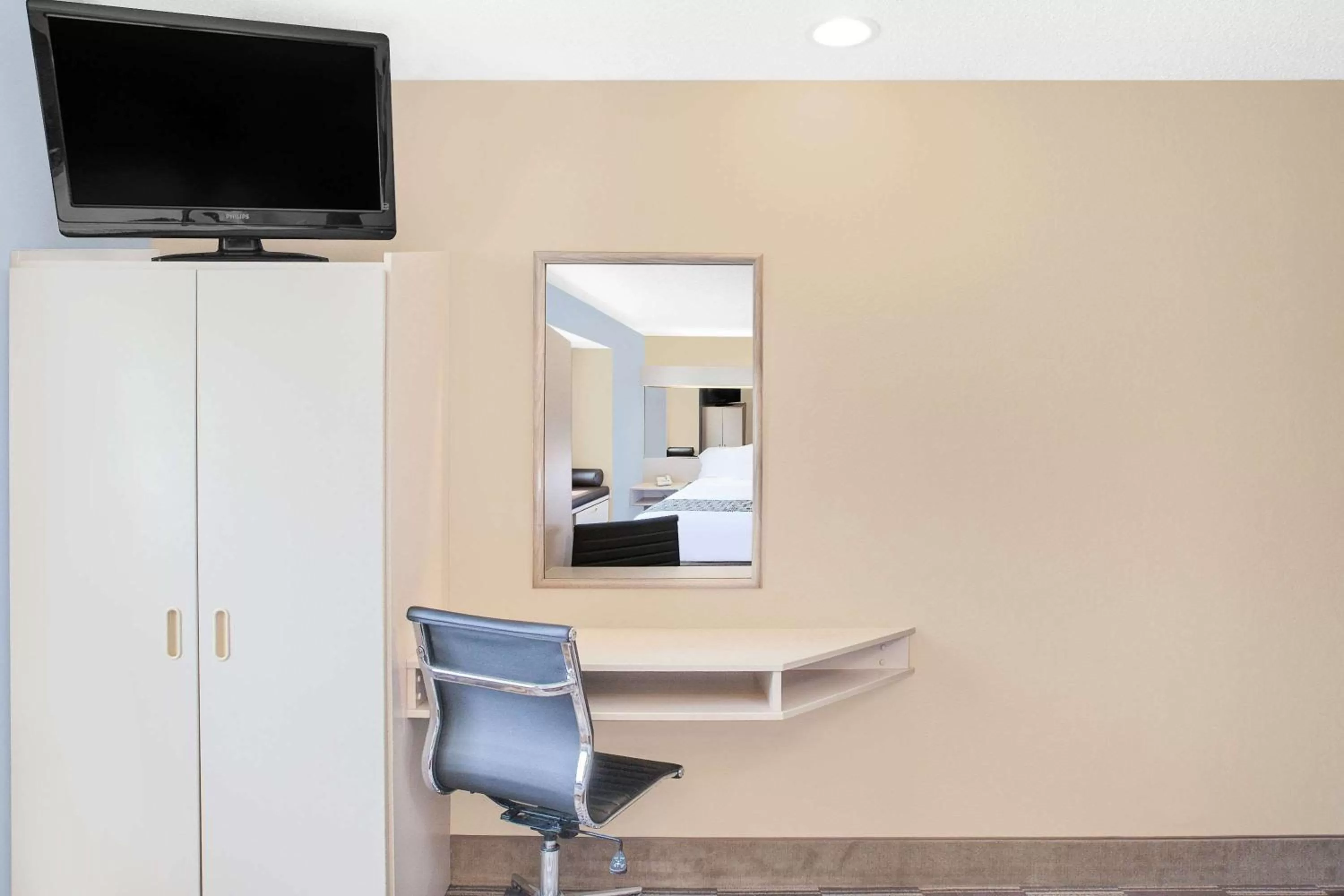 Photo of the whole room in Microtel Inn and Suites Clear Lake