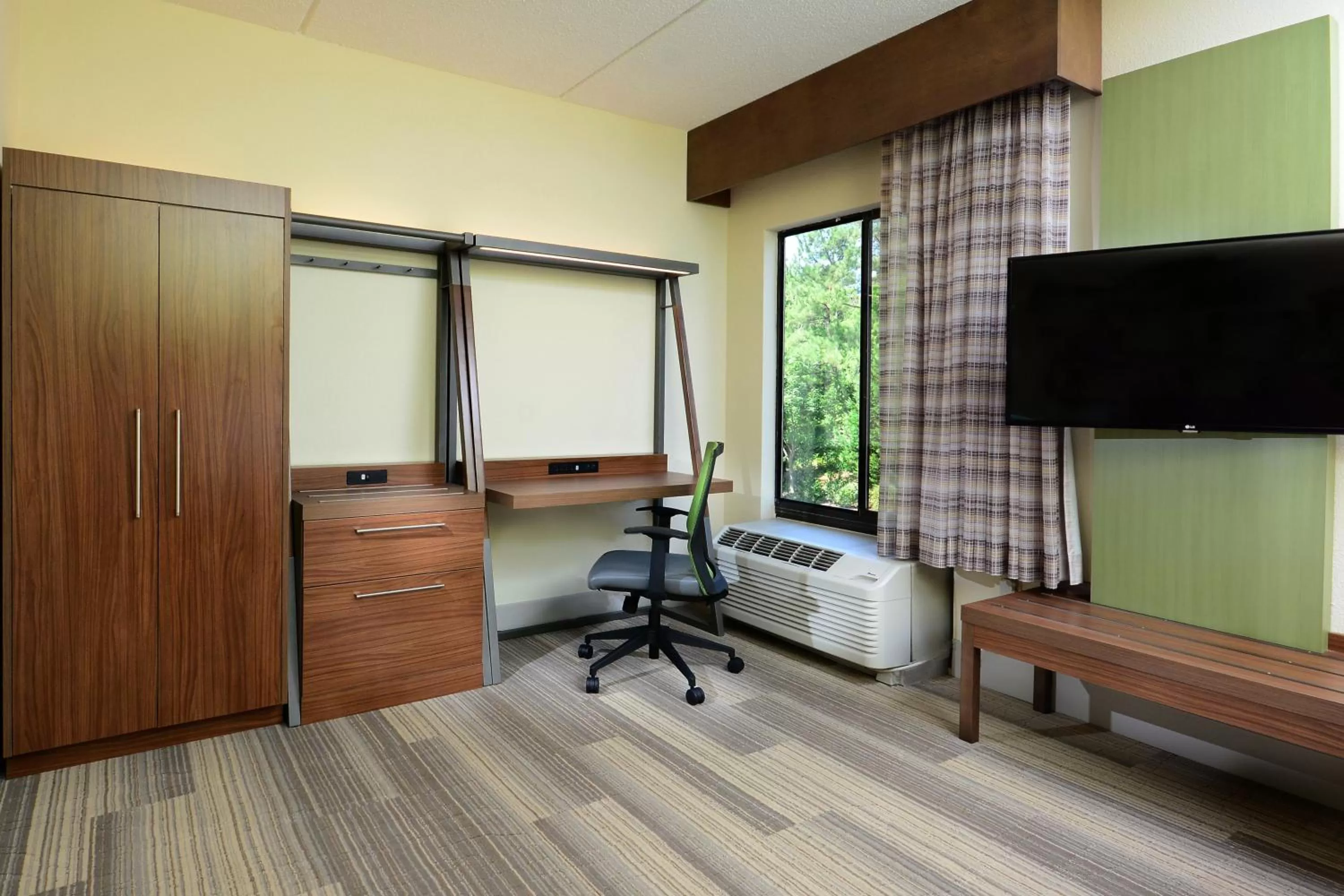 Photo of the whole room in Holiday Inn Express & Suites Raleigh Durham Airport at RTP by IHG
