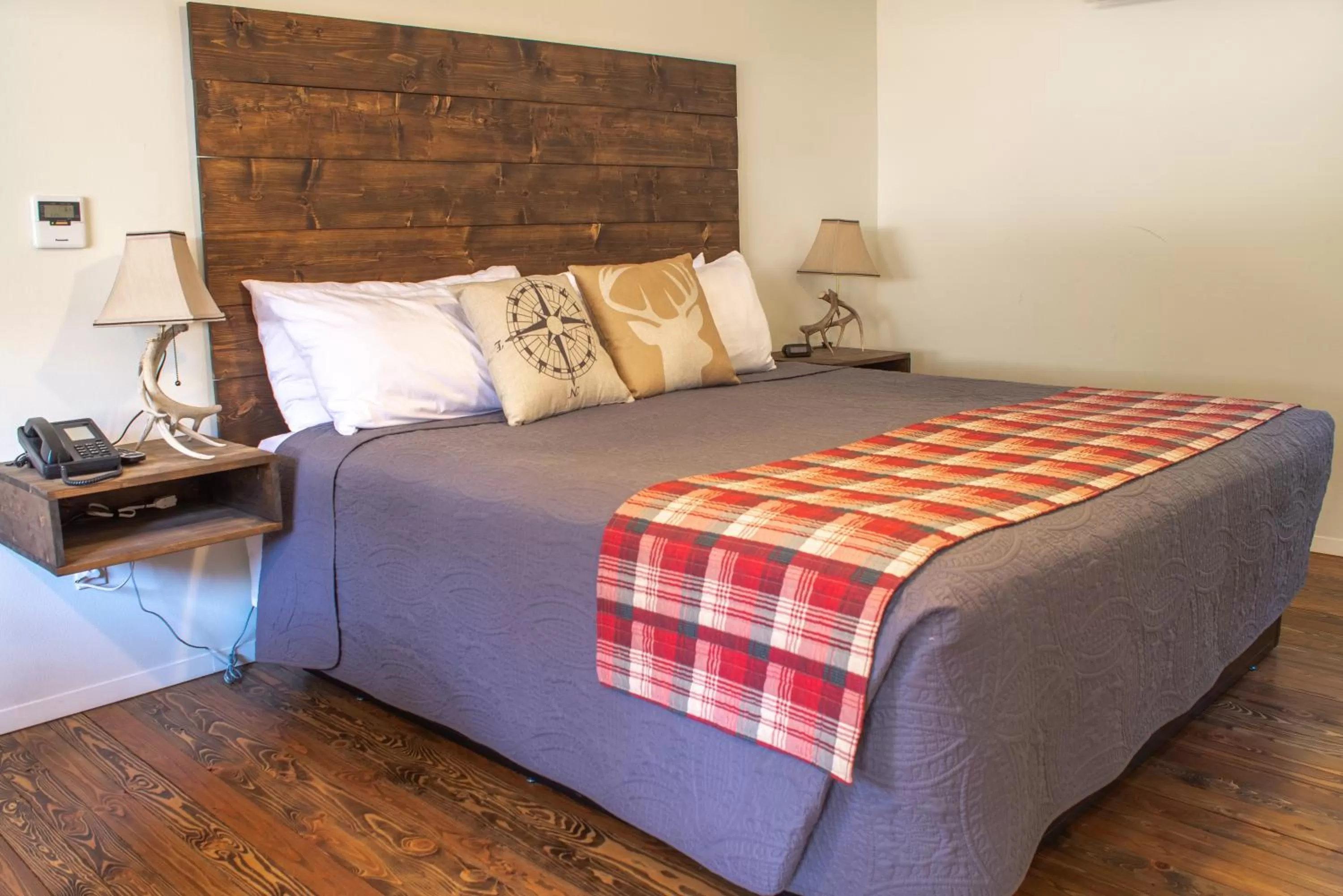 Bedroom, Bed in Eagle Cap Chalets