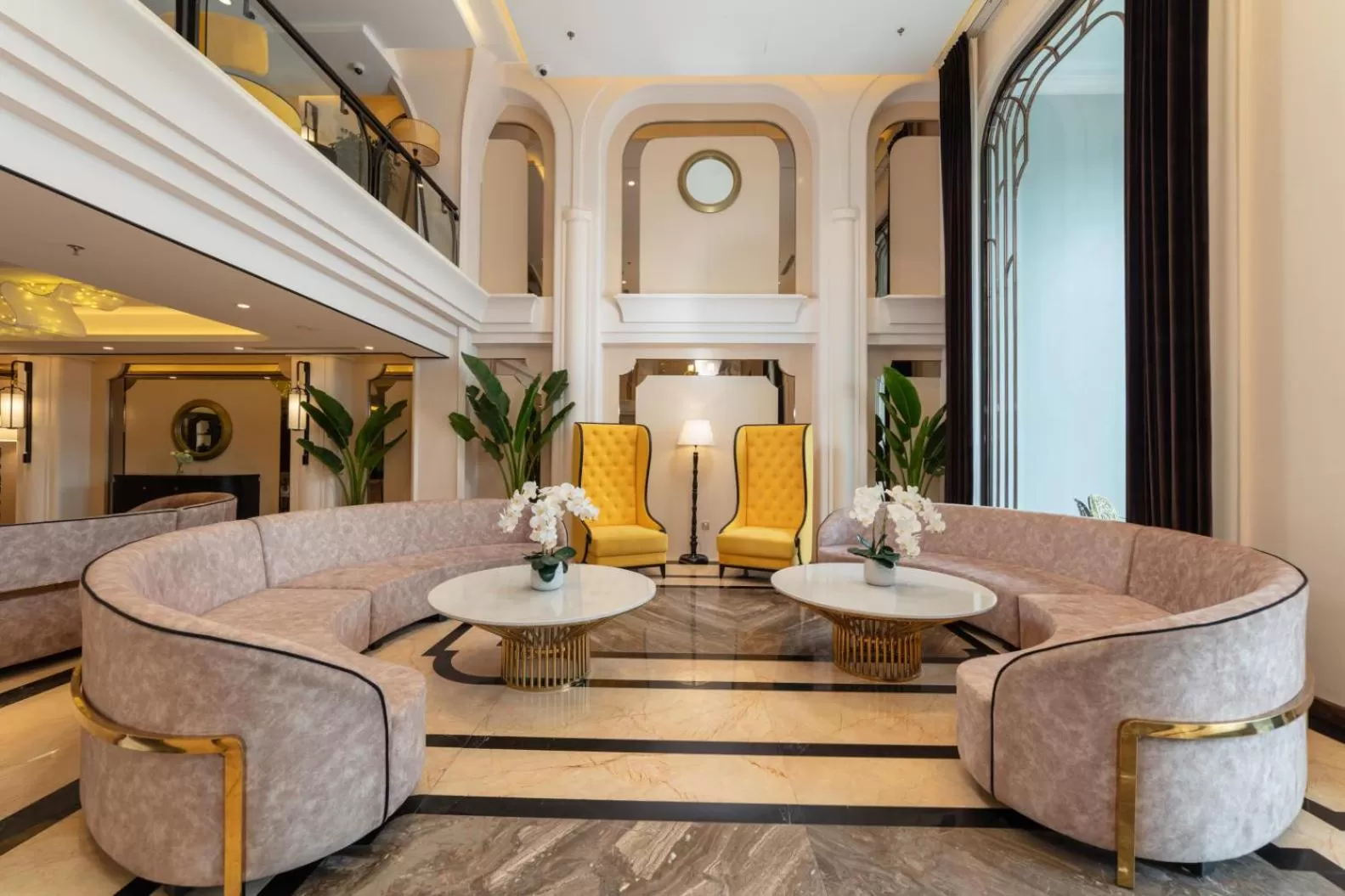 Living room in FTE Ba Dinh Hotel