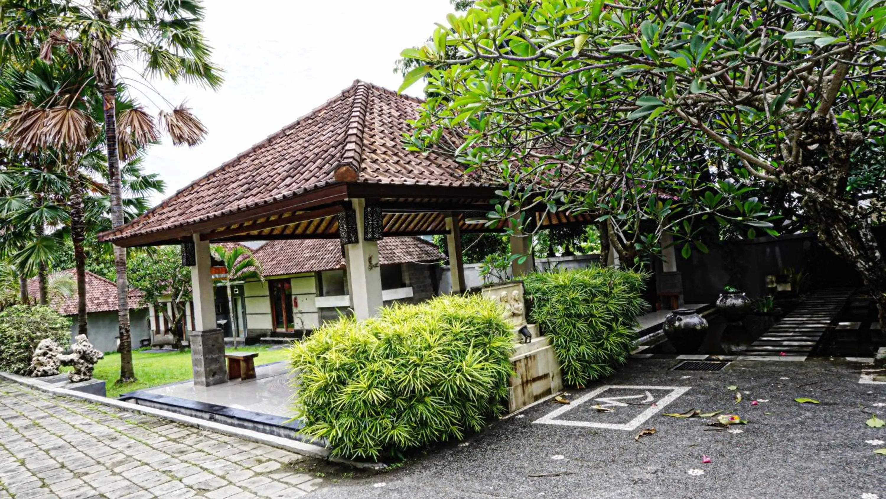 Restaurant/places to eat in Bali Merita Villa